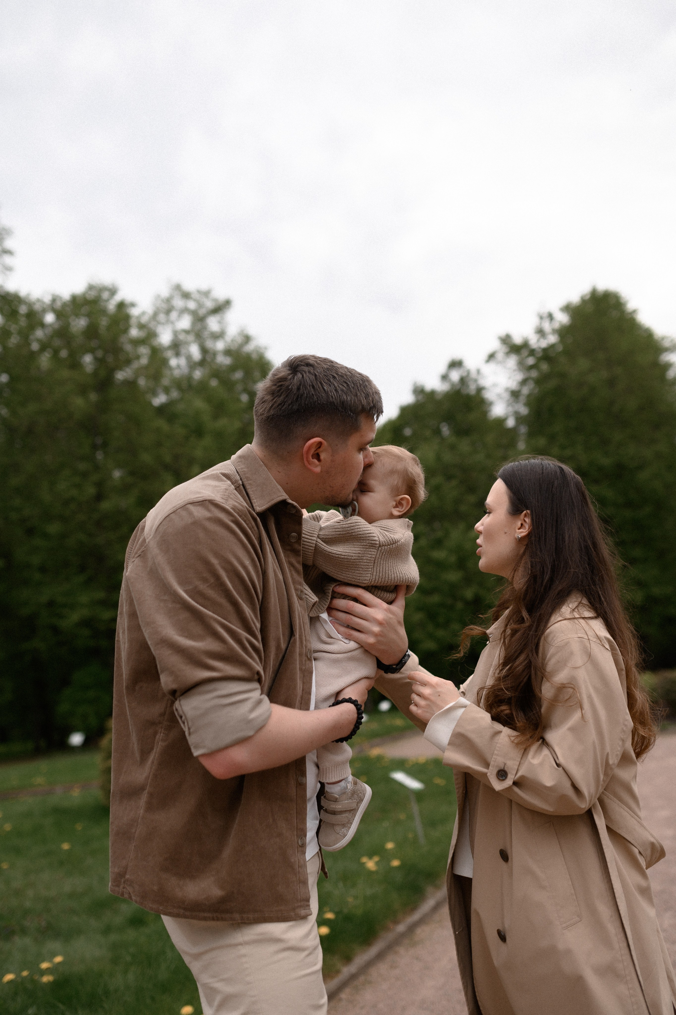 Даня, Лида и Эмма. Прогулка по усадьбе. Семейный и свадебный lifestyle-фотограф в Москве Мария Петрова