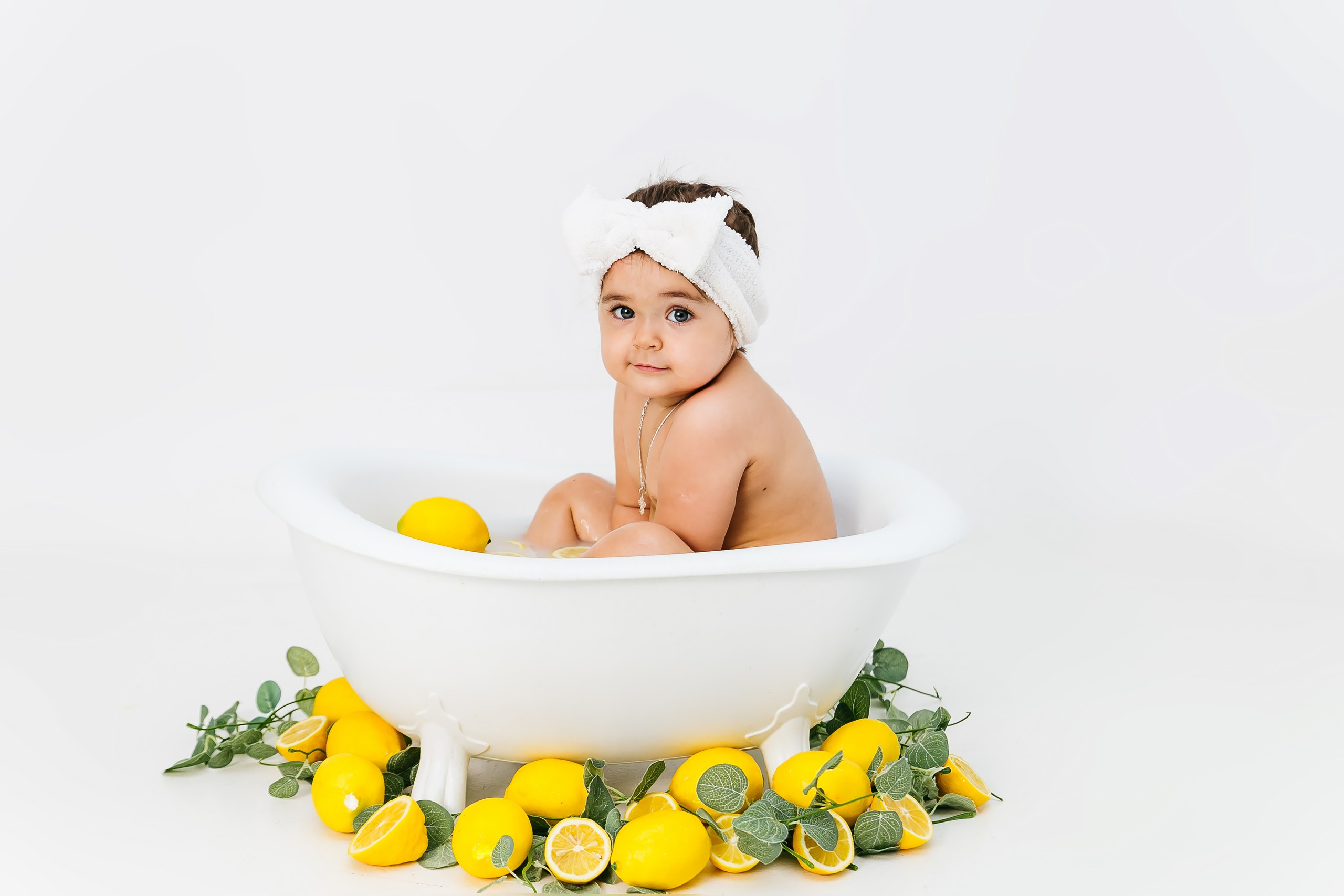 Купание с лимончиками. Свадебный и семейный фотограф в Краснодаре Илонна Ковалева