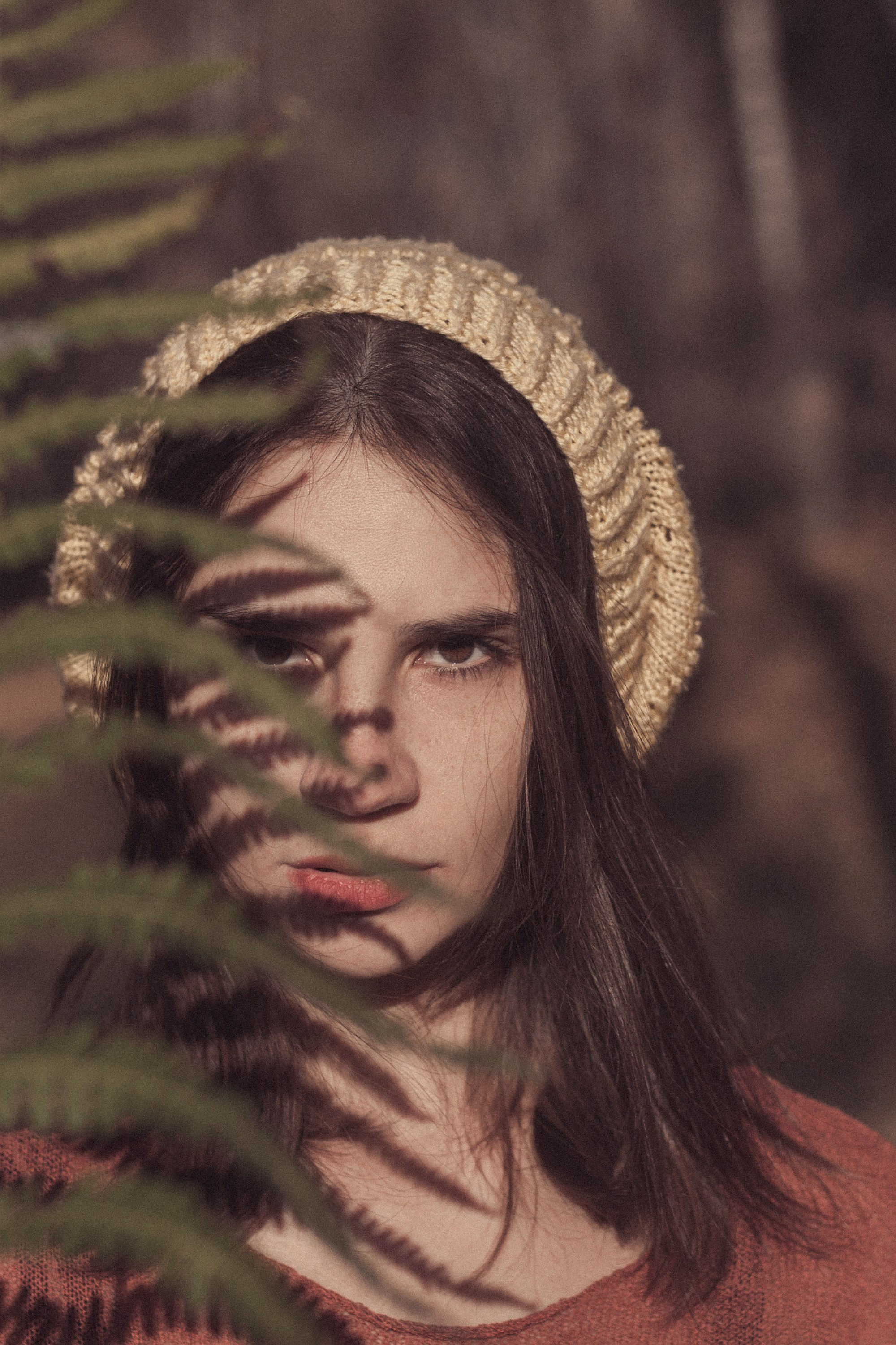 Ксения и папоротник / Ак-Кайын. Фотограф Наталья Гончарова. Снимаю живые портреты в Алматы