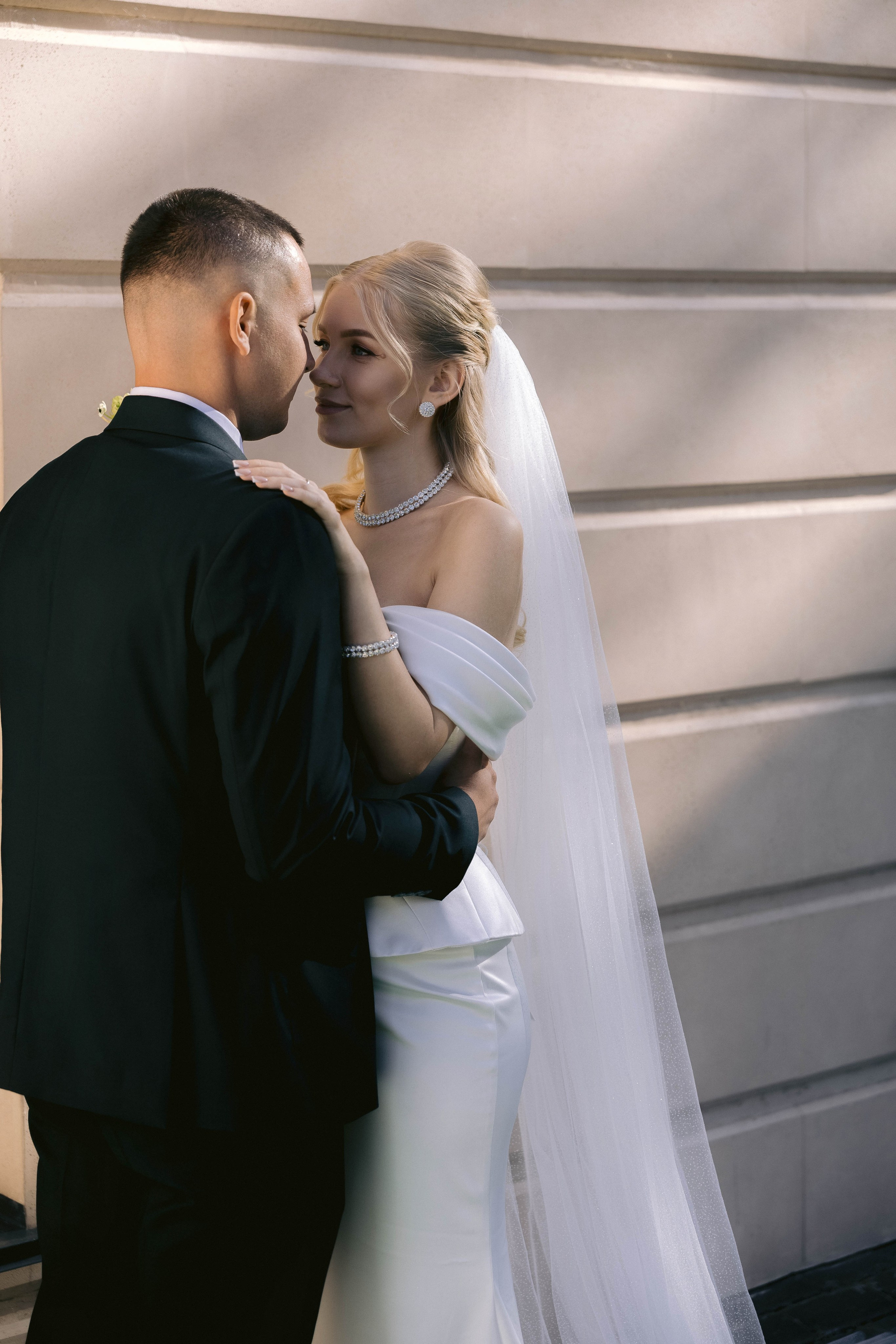 Ангелина, Ефим (прогулка после ЗАГСа). Фотограф в Волгограде Кристина Прохоренко