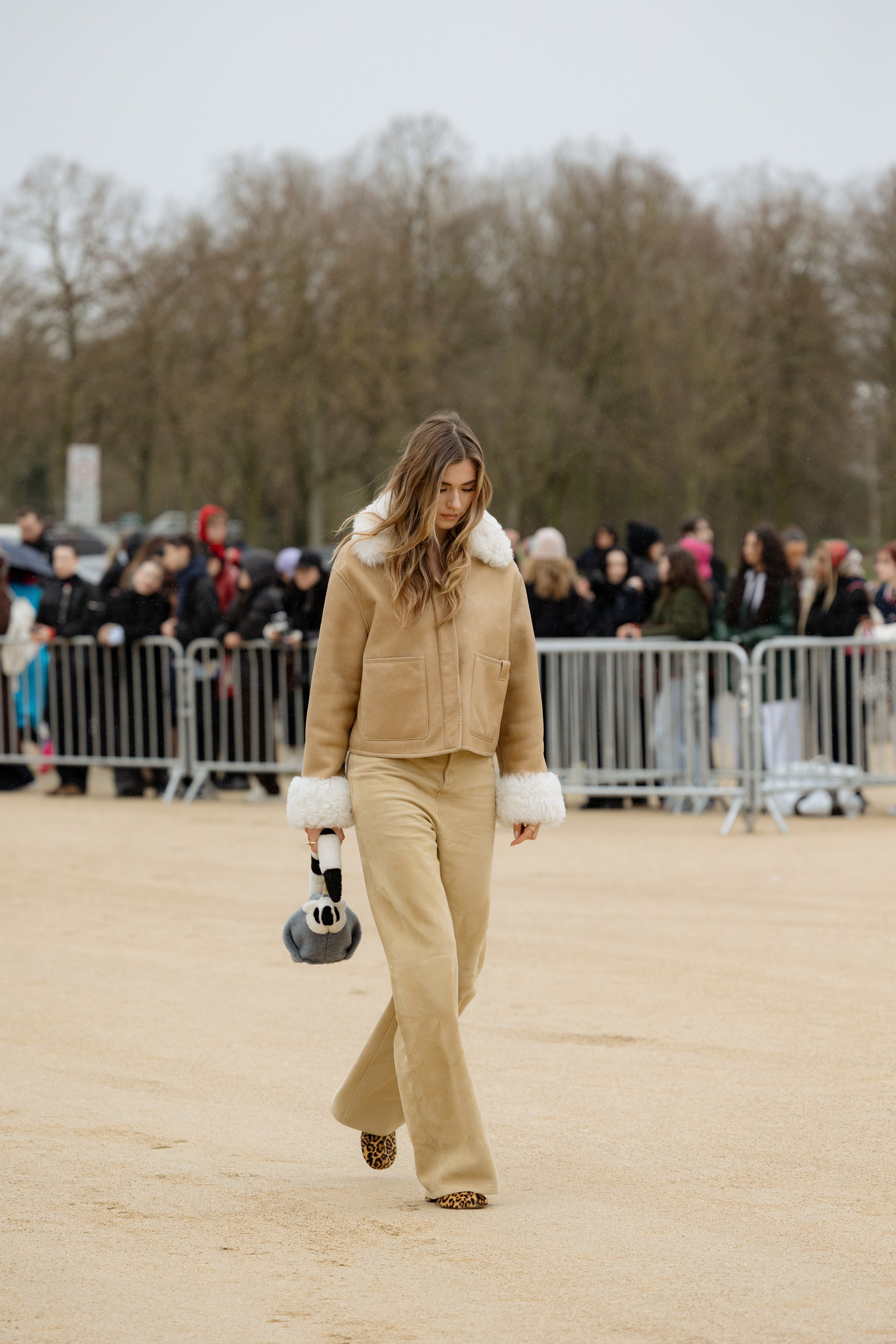 LOEWE PFW WOMENSWEAR FALL-WINTER 24/25. Photographer in Milan Ivan Goncharov