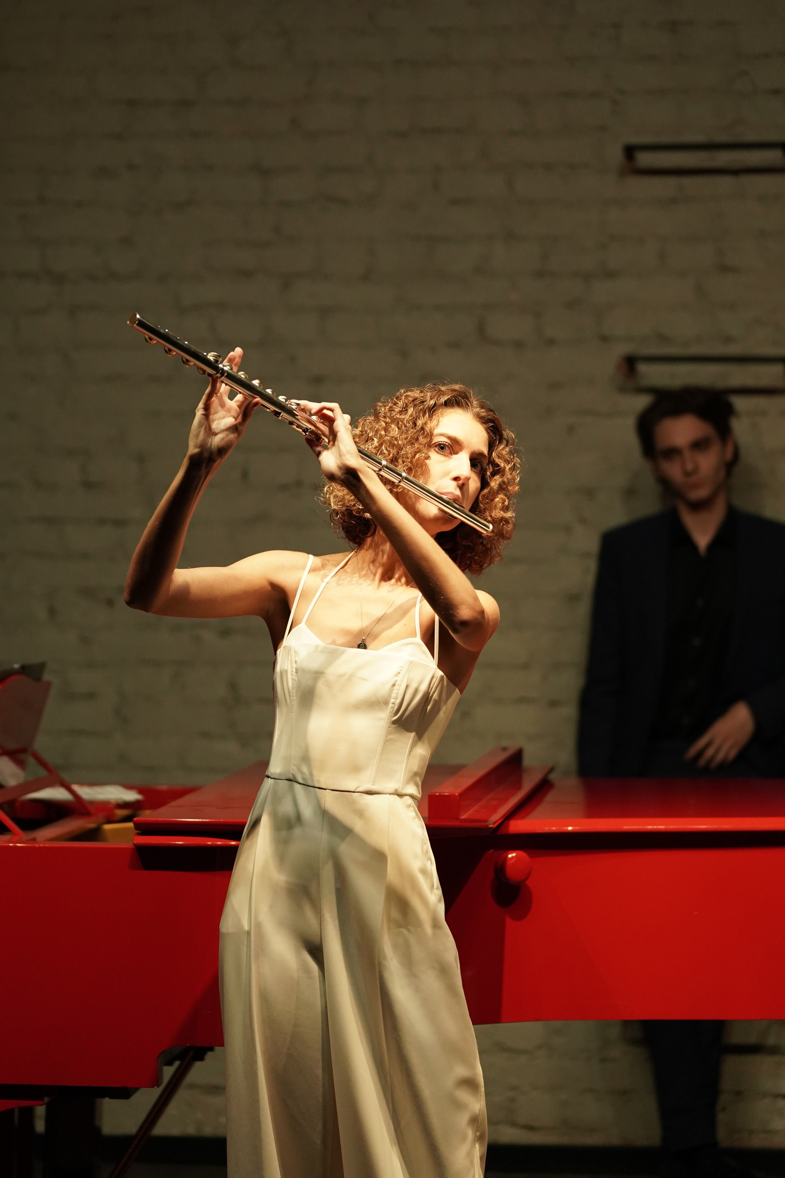 В сумраке Есенин-центра. 7/11/25. Фотограф Строгино Яна Гавриленко