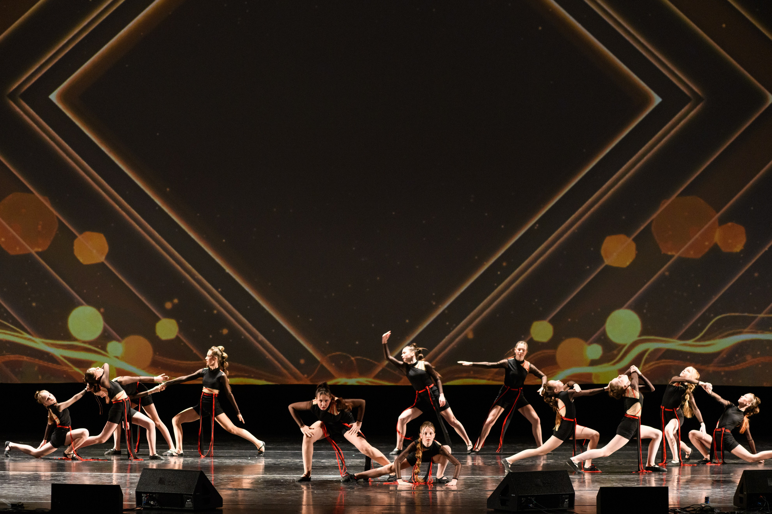 23 апреля, часть 2, БКЗ Октябрьский, г. Санкт-Петербург. Золотое яблочко