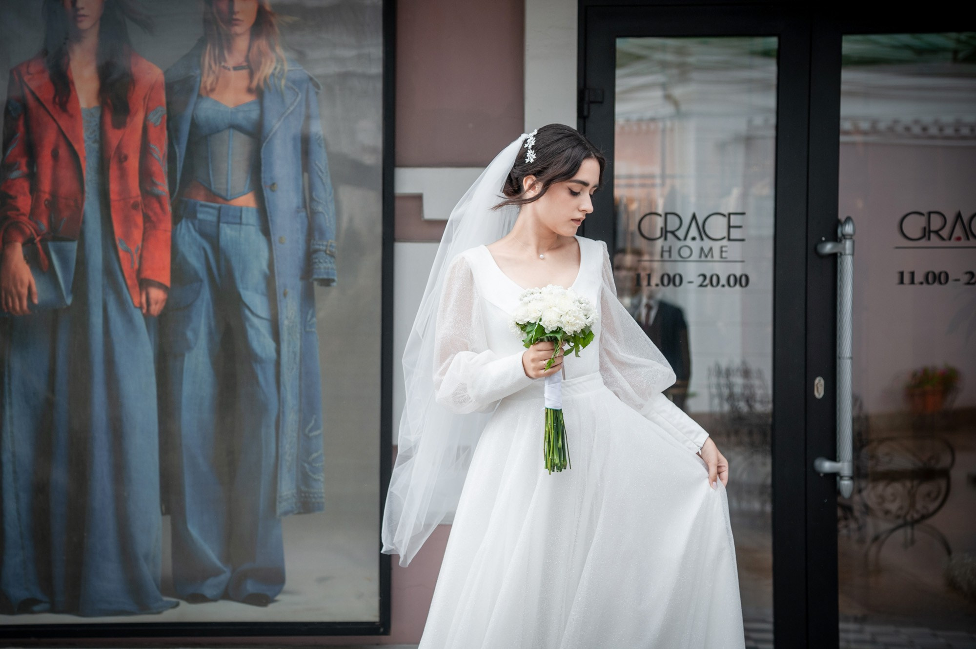 Константин и Альвина прогулка. Свадебный и портретный фотограф в Омске Матвей Краузе