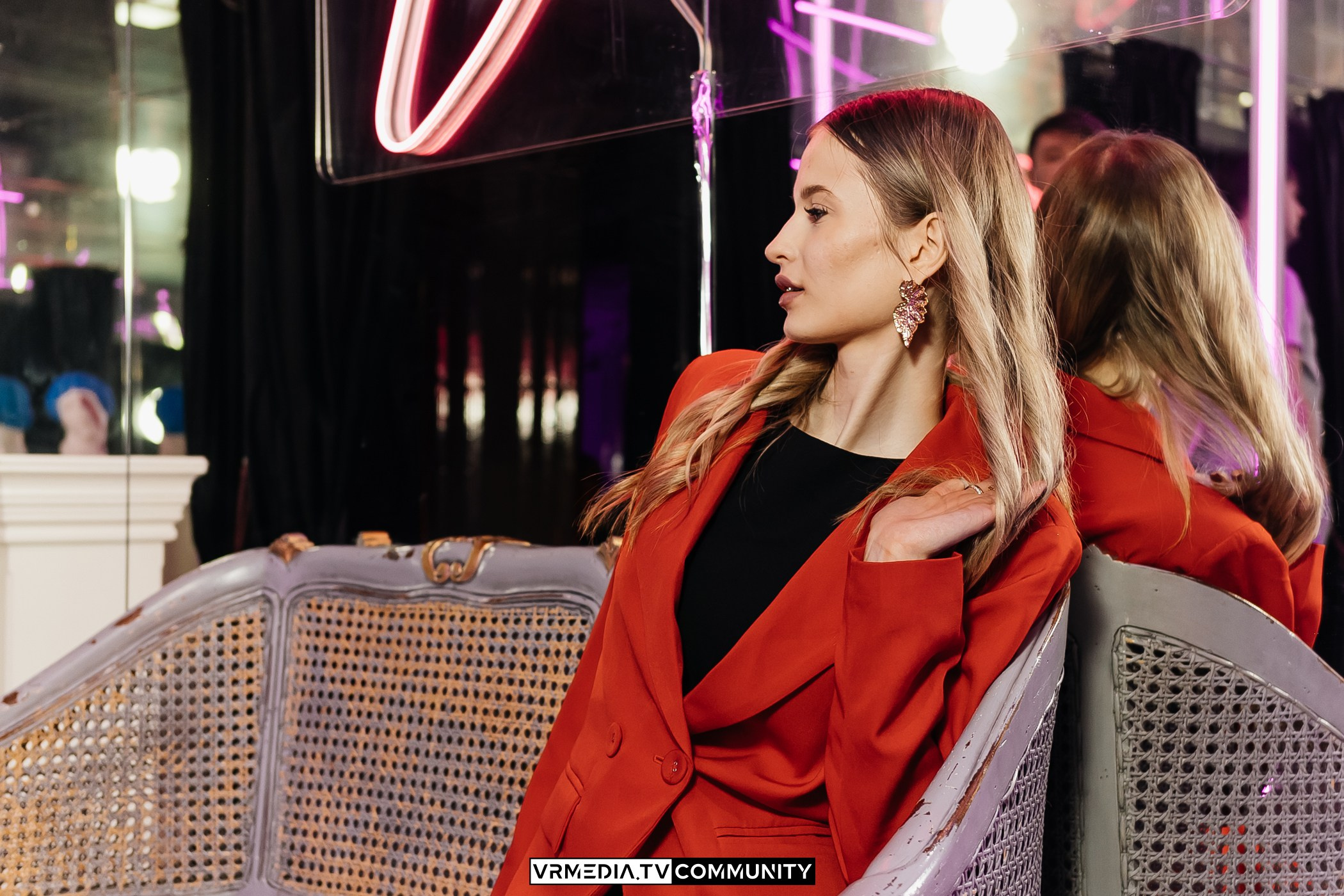 Караоке-бар «Volna»: Соло или дуэт?