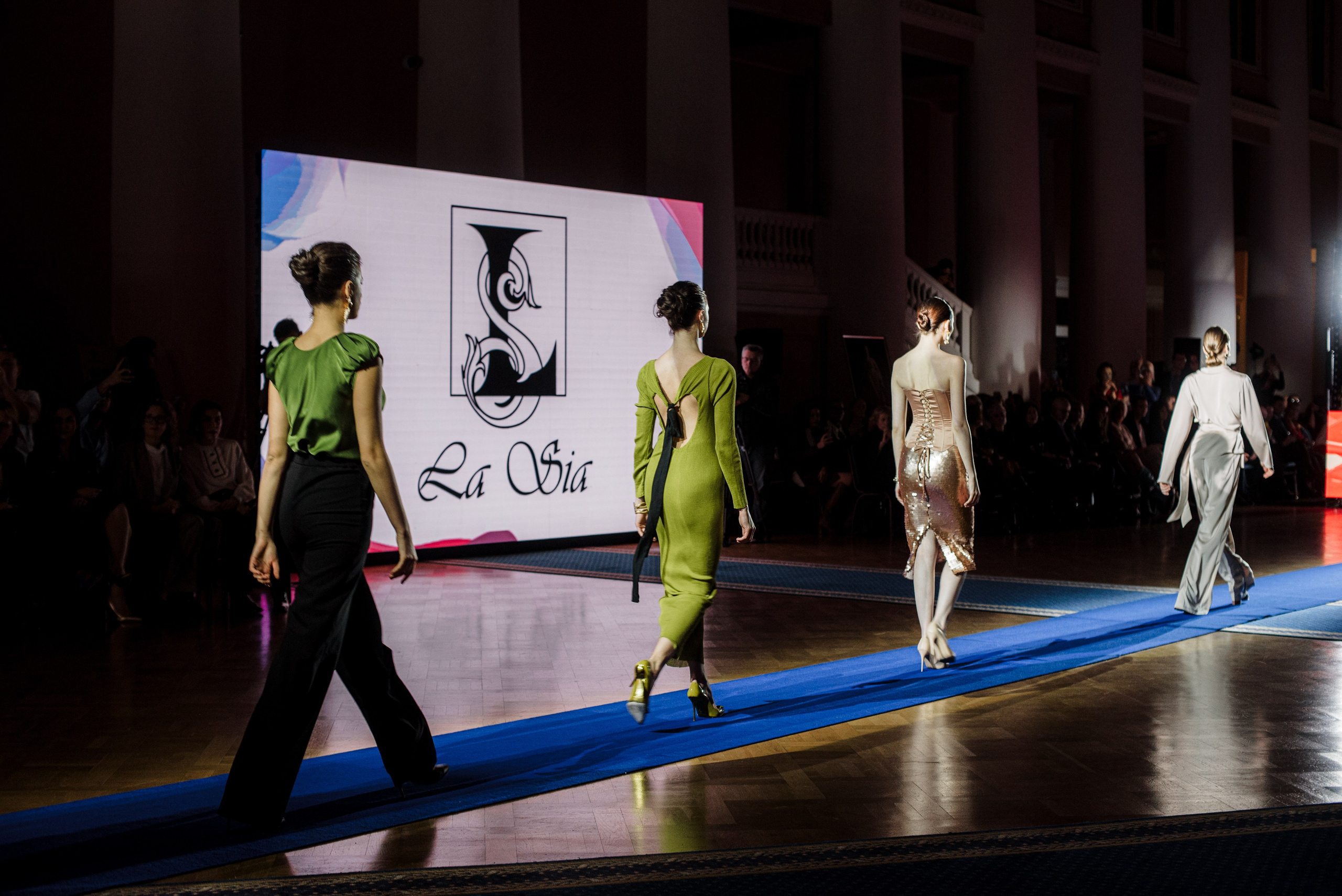 Форум «Содружество моды» // Осень 2023. Фотограф Элина Брусенцева