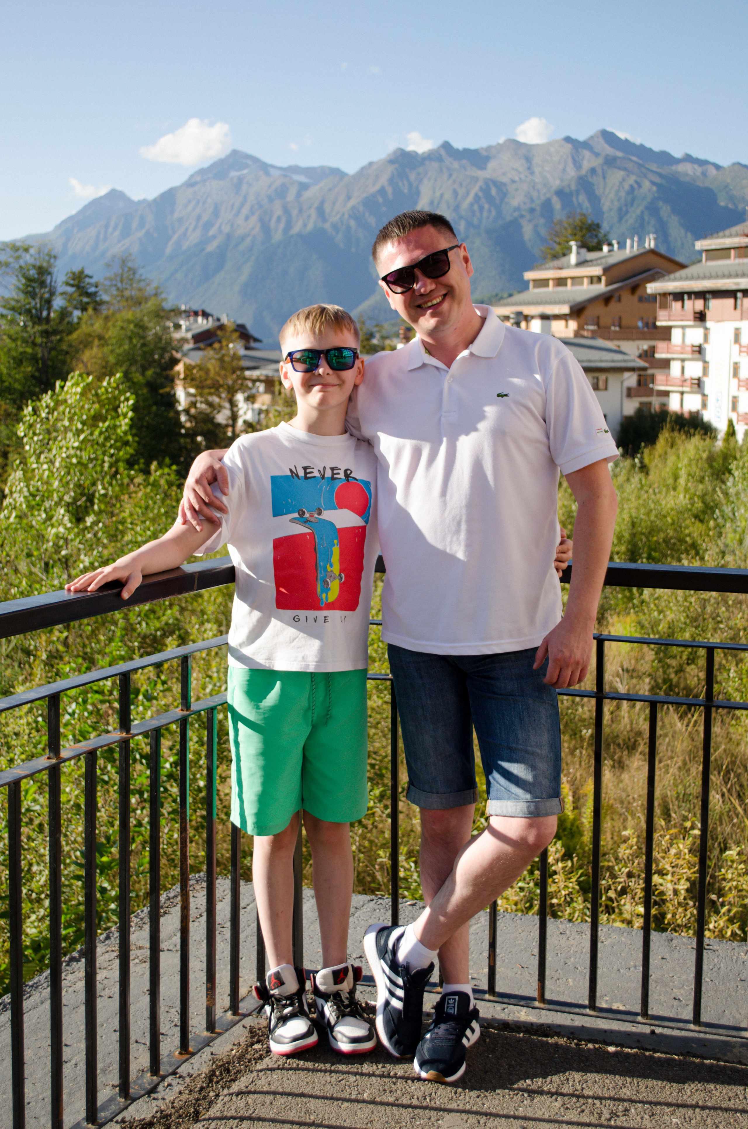 Папа и сын. Фотограф