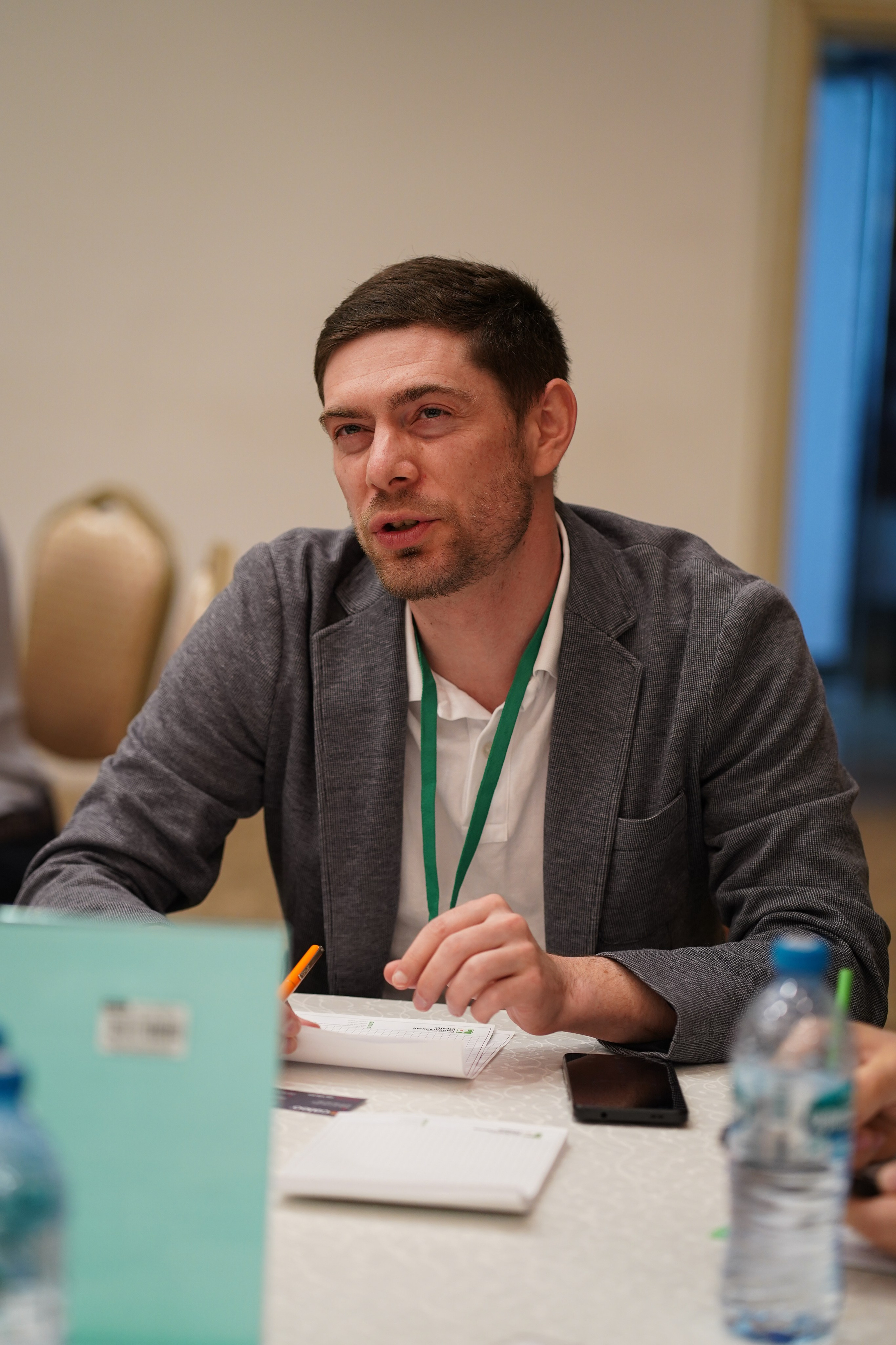 Малоэтажная страна конференция. Фотограф