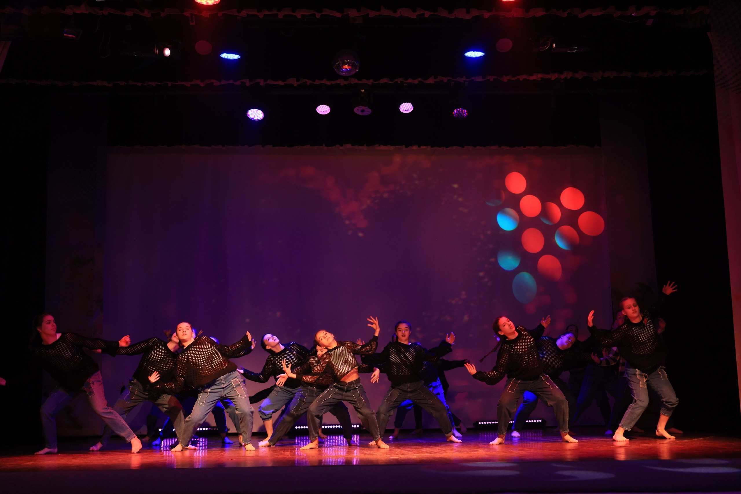 Концерт к 8 Марта в ДК «Металлург» г. Тула. Фотограф в Туле Крупский АнДРей. Фотостудия «КАДР71» в Туле