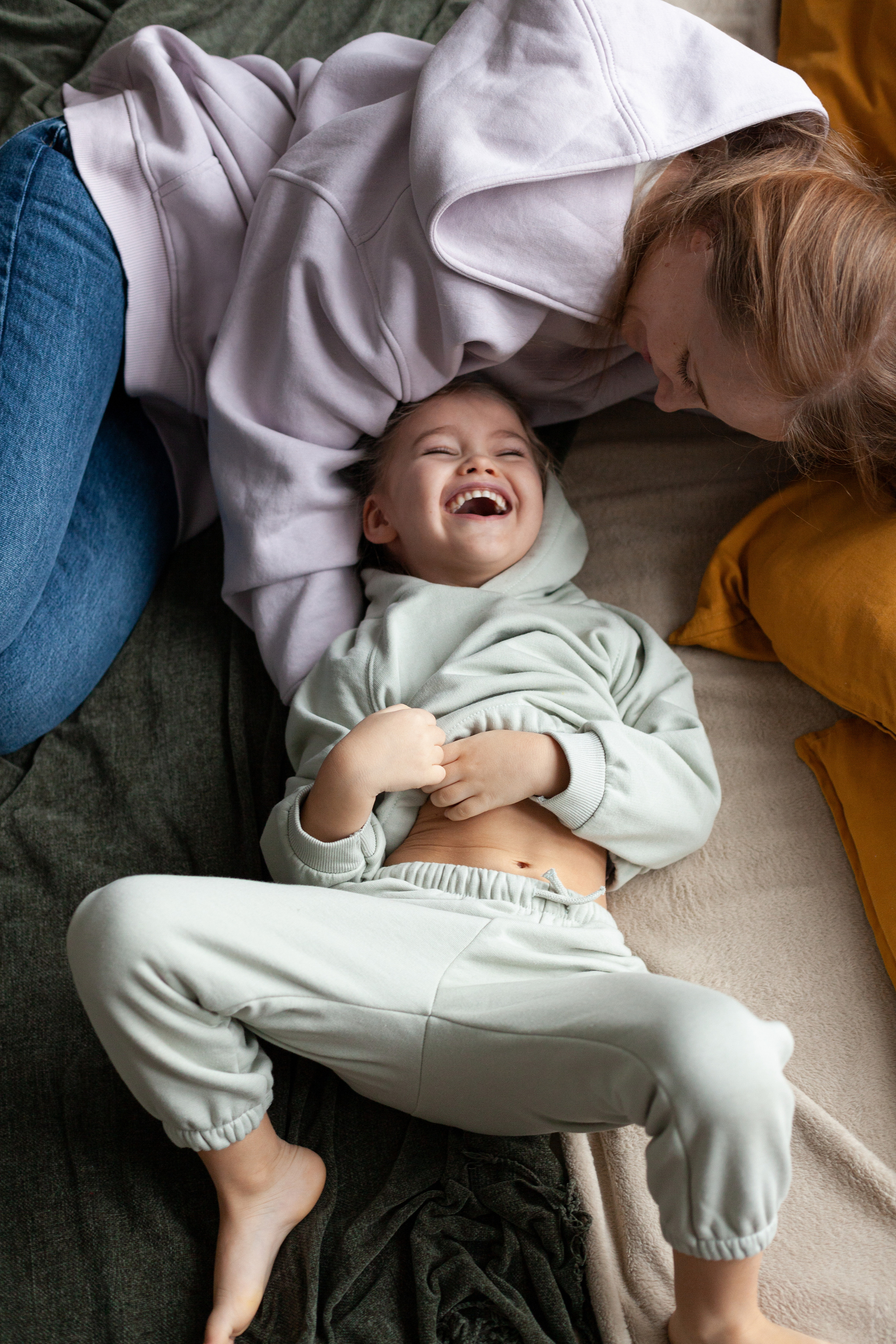 Студийная фотосессия мамы и дочки. Детский и контент фотограф Надя Волкова Санкт-Петербург