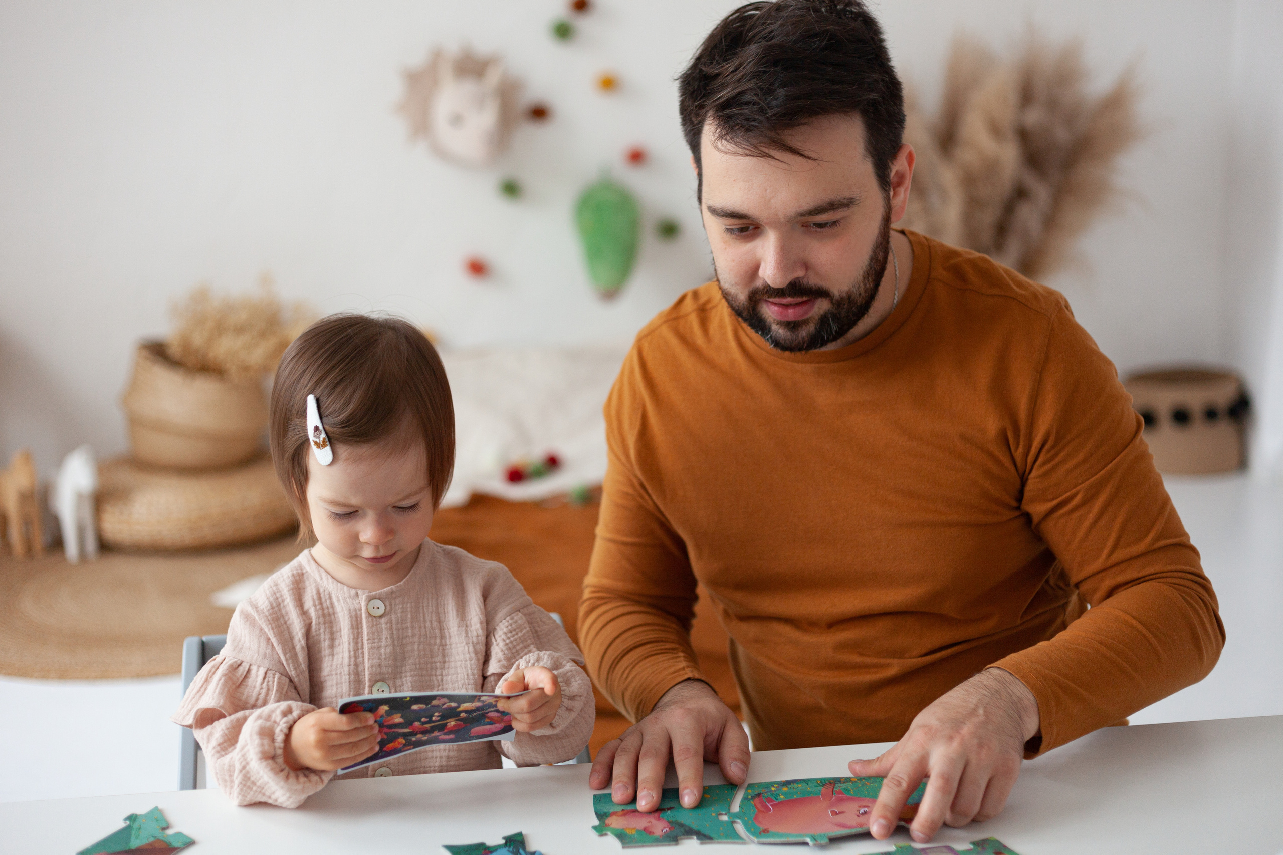 Фотосессия папы с дочкой в фотостудии. Детский и контент фотограф Надя Волкова Санкт-Петербург