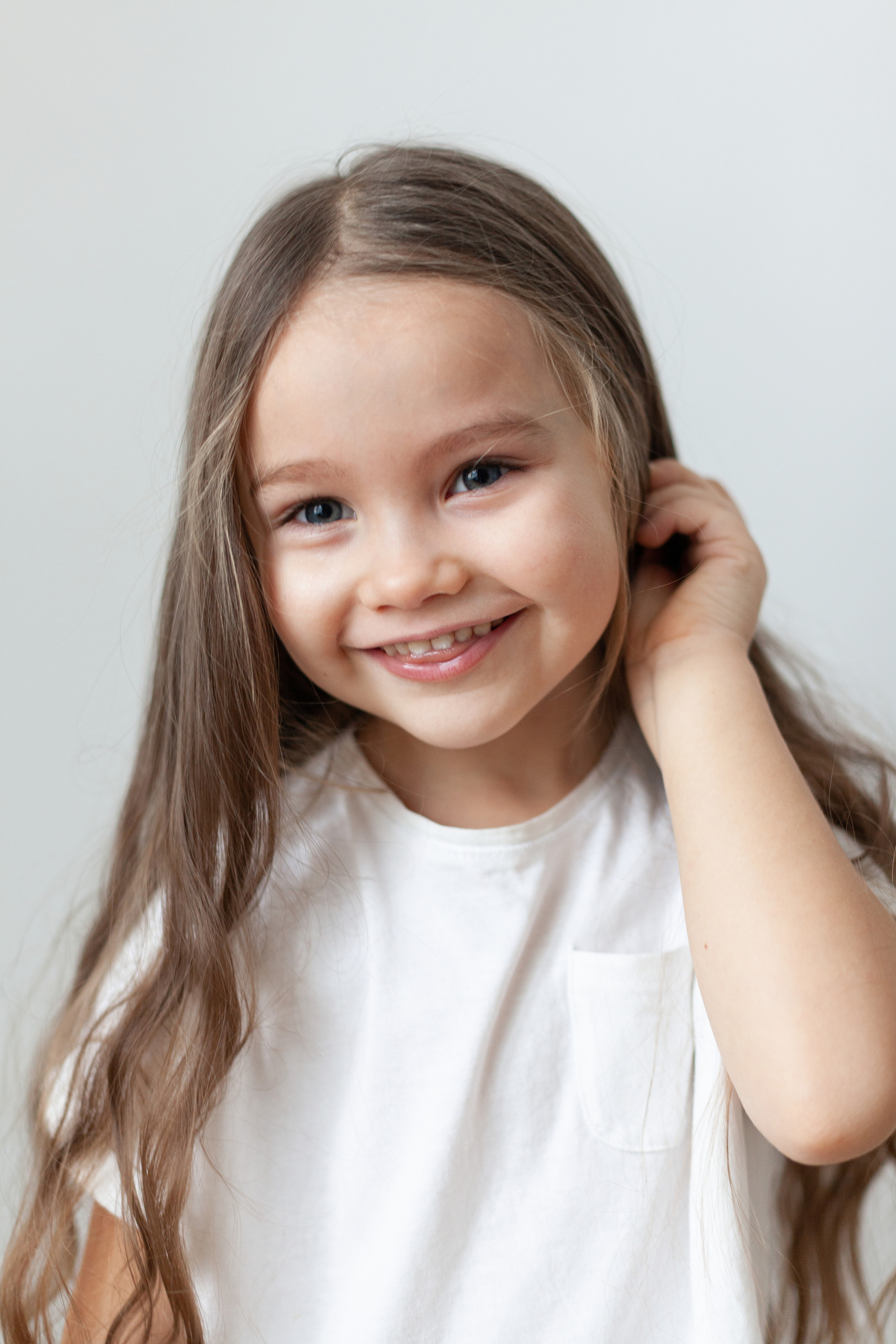 Студийная фотосессия мамы и дочки. Детский и контент фотограф Надя Волкова Санкт-Петербург