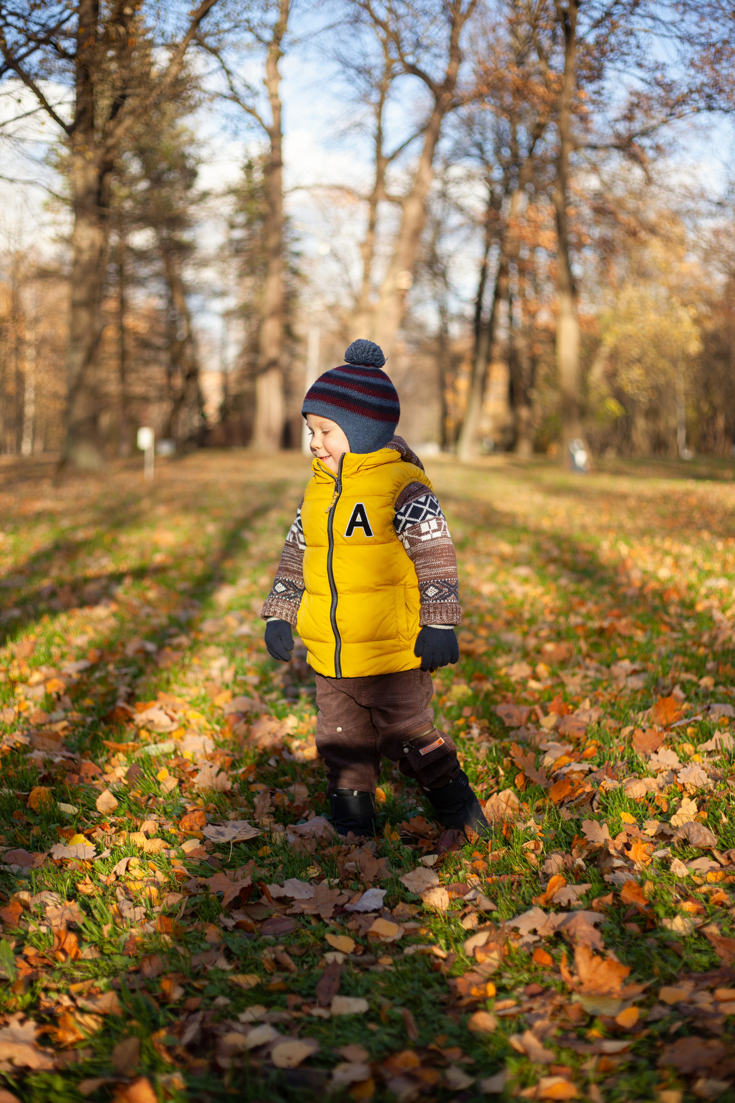 Осенняя фотосессия семьи с ребенком на острове Елагин. Детский и контент фотограф Надя Волкова Санкт-Петербург