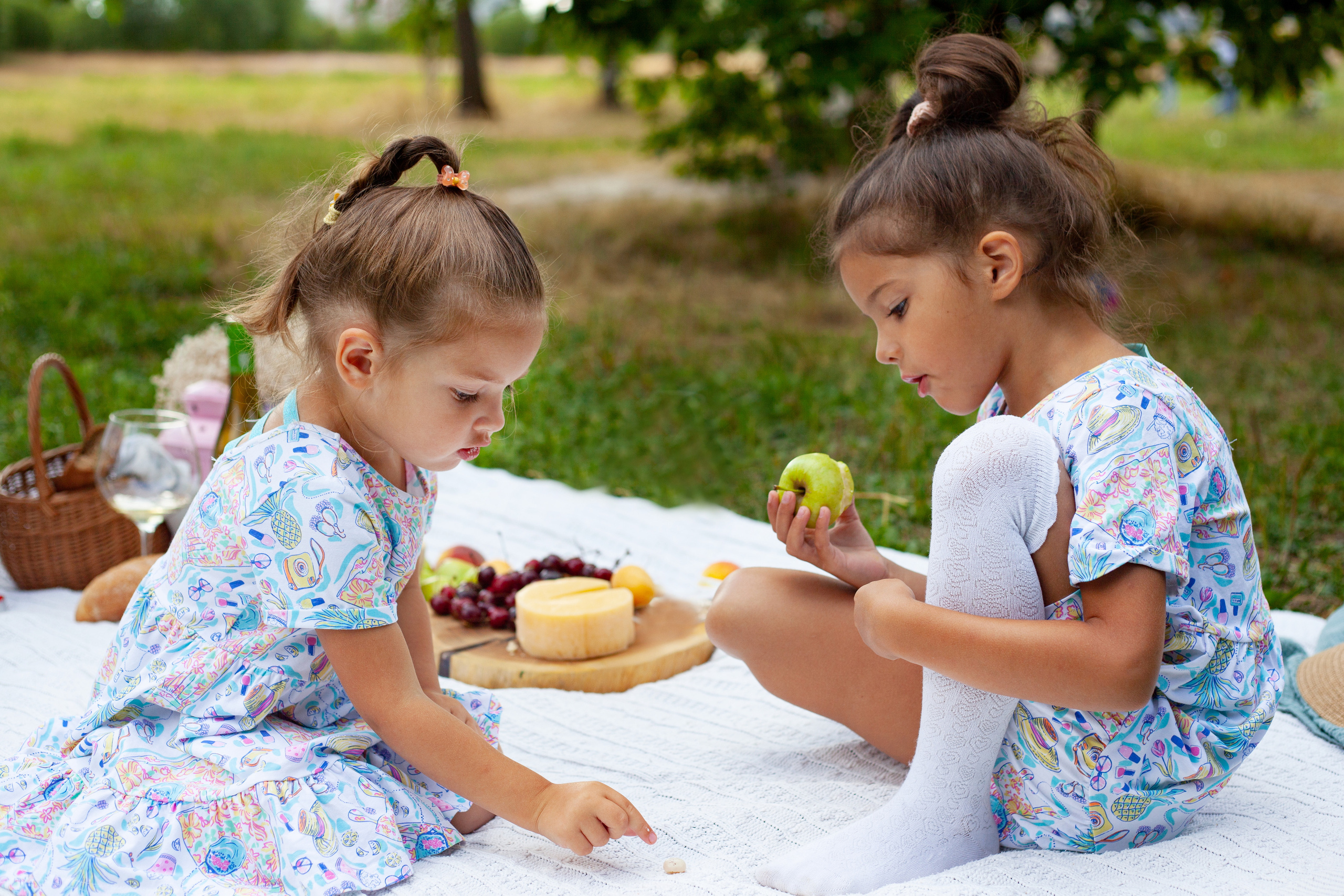 Семейный летник фотопикник у дома. Детский и контент фотограф Надя Волкова Санкт-Петербург