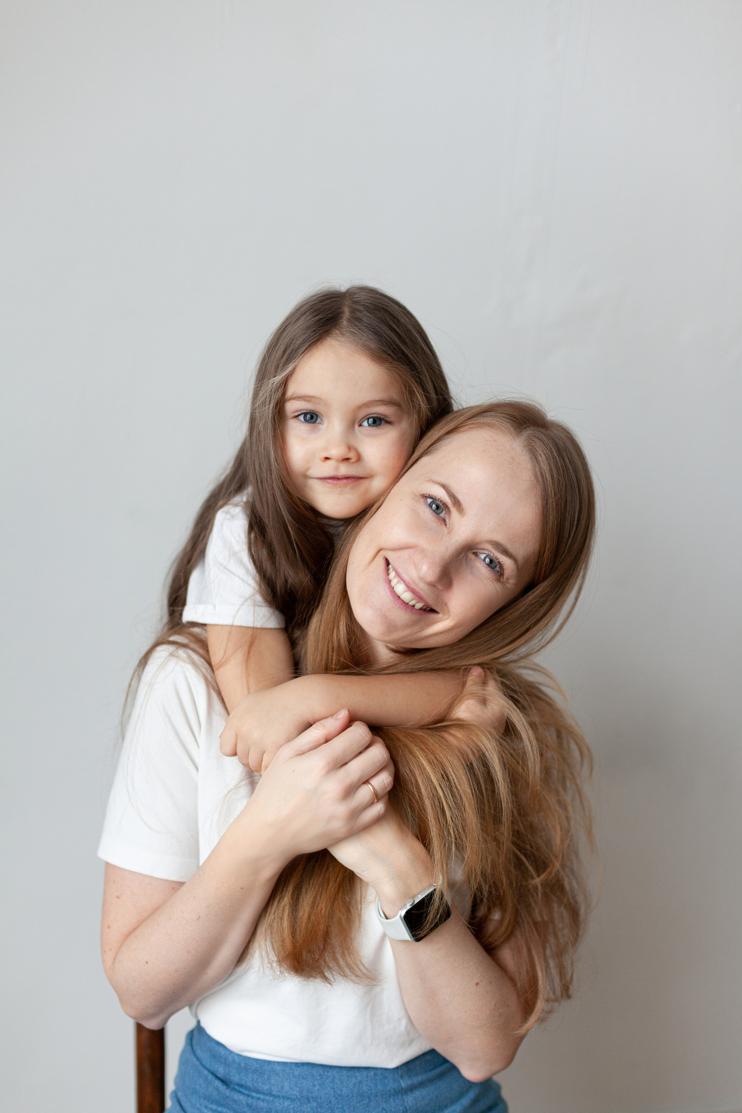 Студийная фотосессия мамы и дочки. Детский и контент фотограф Надя Волкова Санкт-Петербург