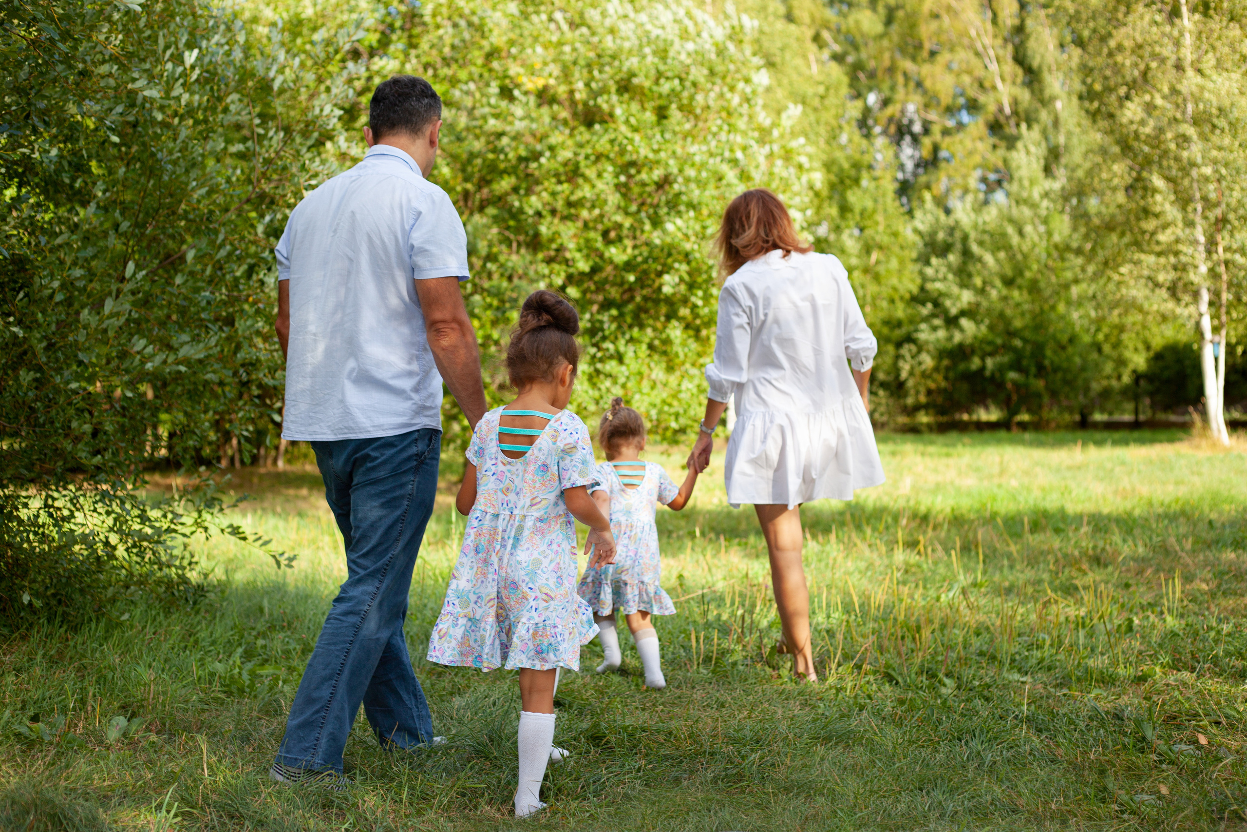 Семейный летник фотопикник у дома. Детский и контент фотограф Надя Волкова Санкт-Петербург