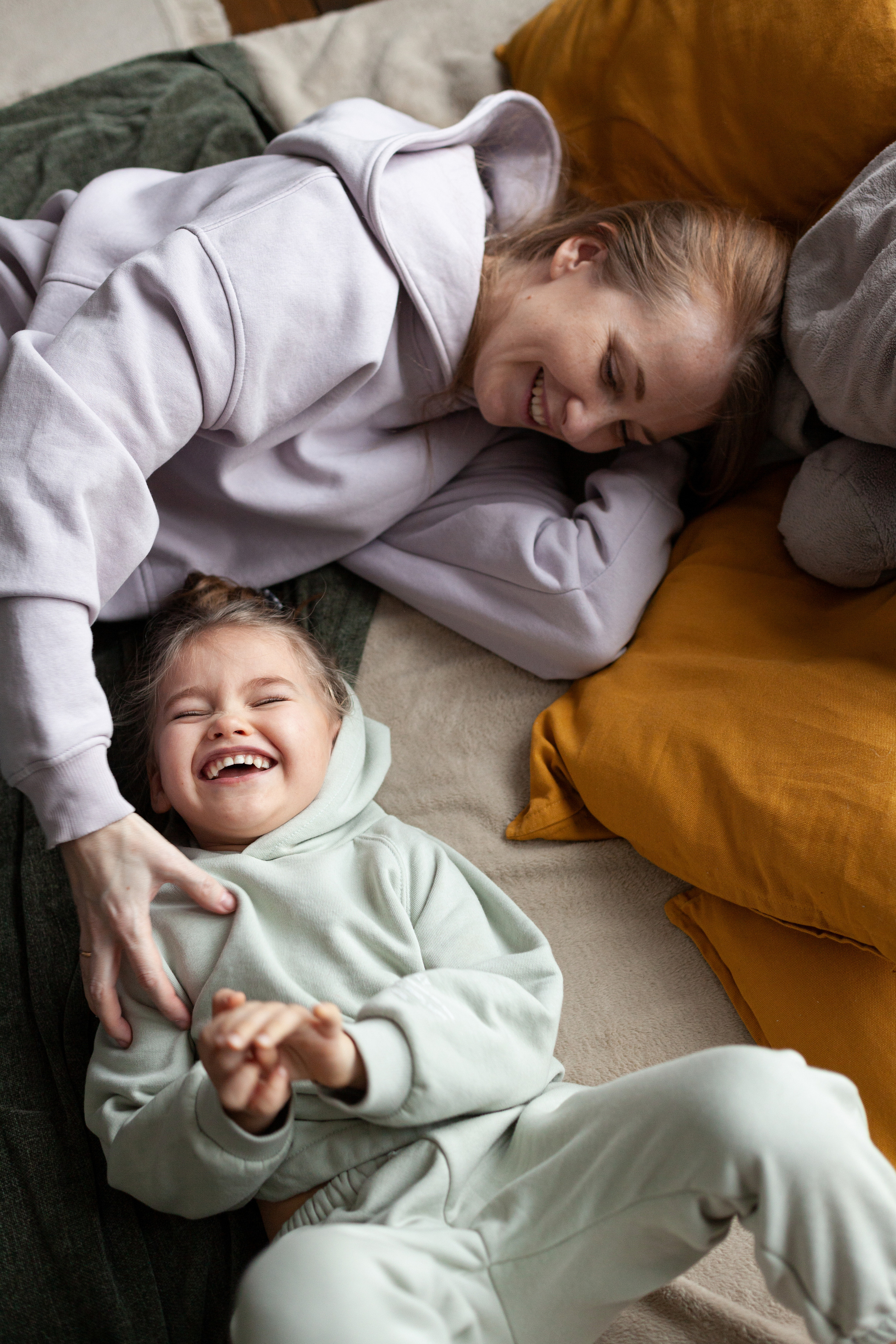 Студийная фотосессия мамы и дочки. Детский и контент фотограф Надя Волкова Санкт-Петербург