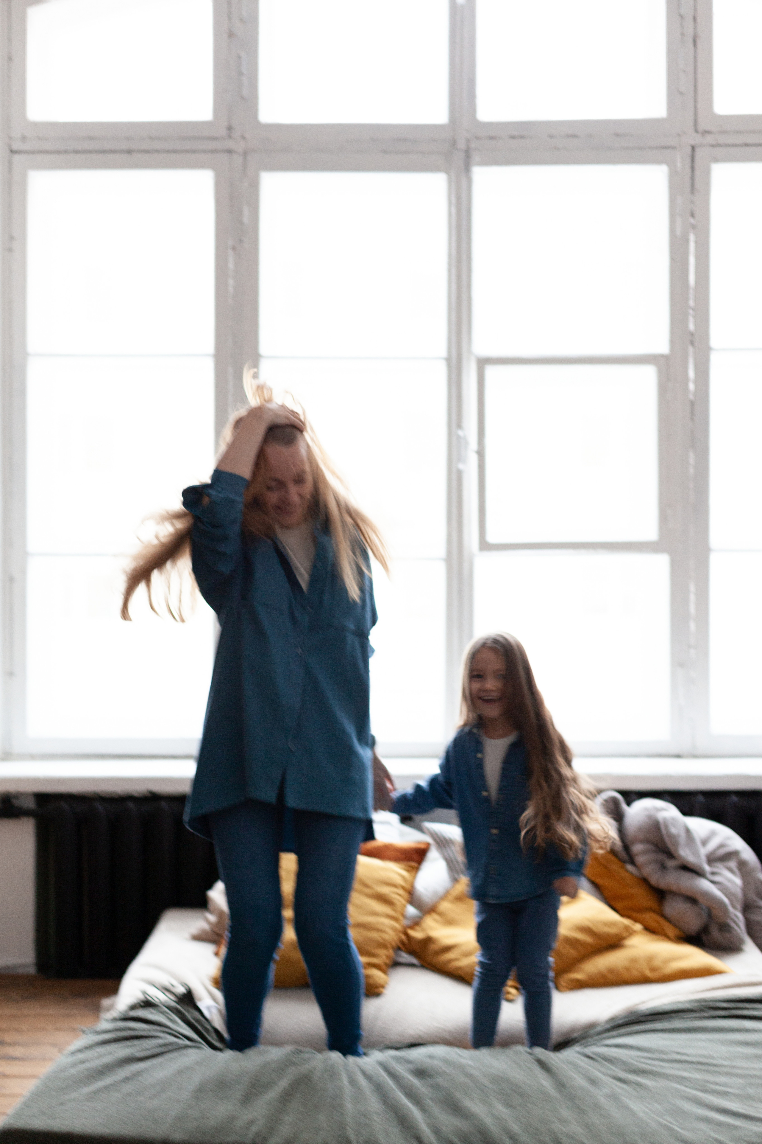 Студийная фотосессия мамы и дочки. Детский и контент фотограф Надя Волкова Санкт-Петербург