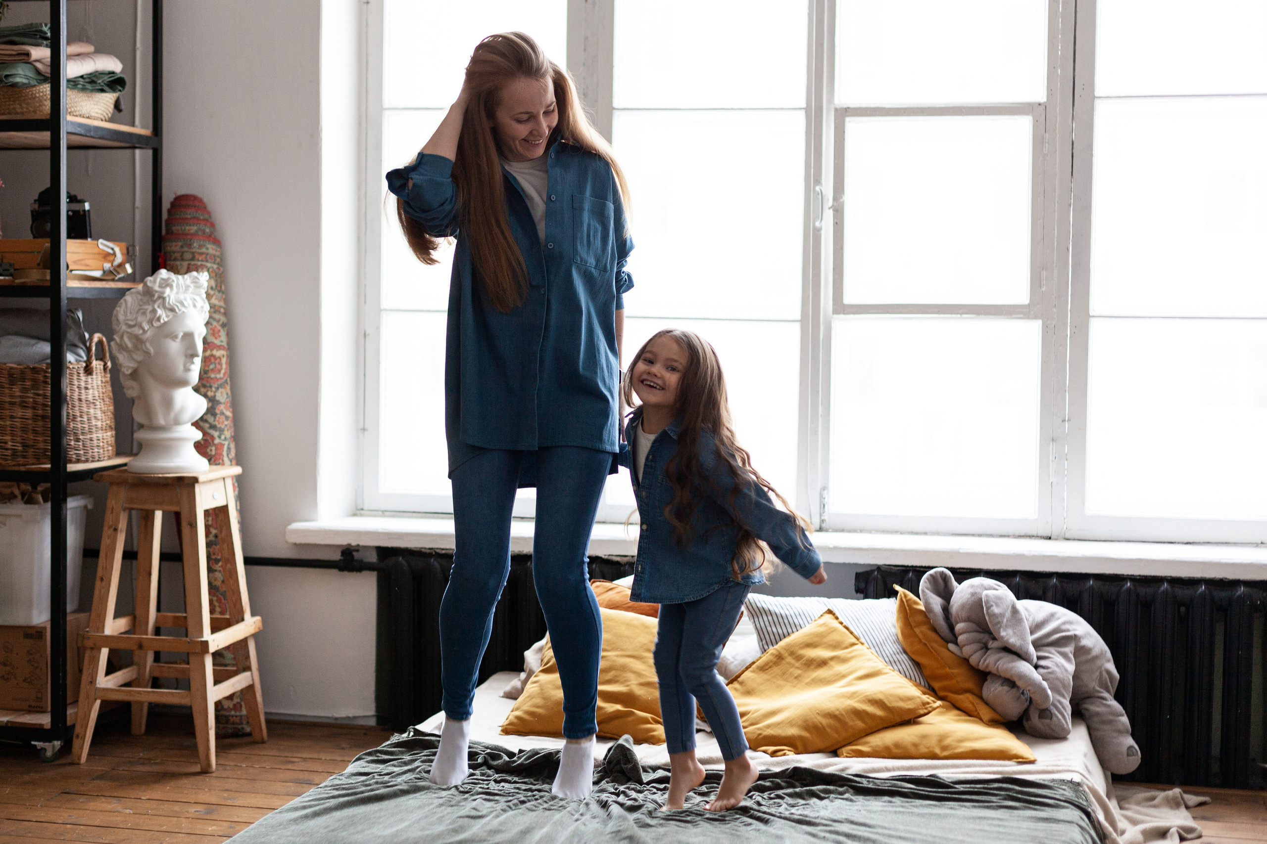 Студийная фотосессия мамы и дочки. Детский и контент фотограф Надя Волкова Санкт-Петербург