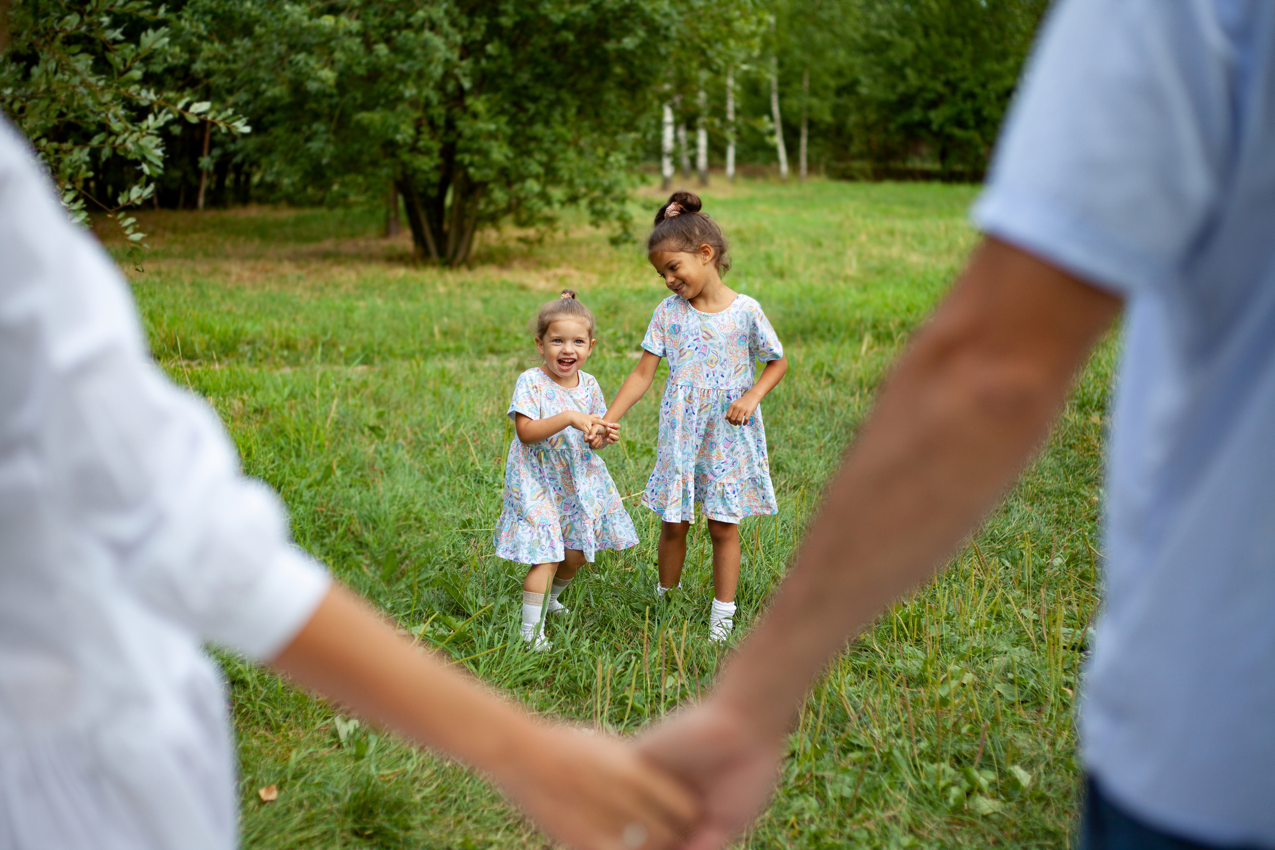 Семейный летник фотопикник у дома. Детский и контент фотограф Надя Волкова Санкт-Петербург