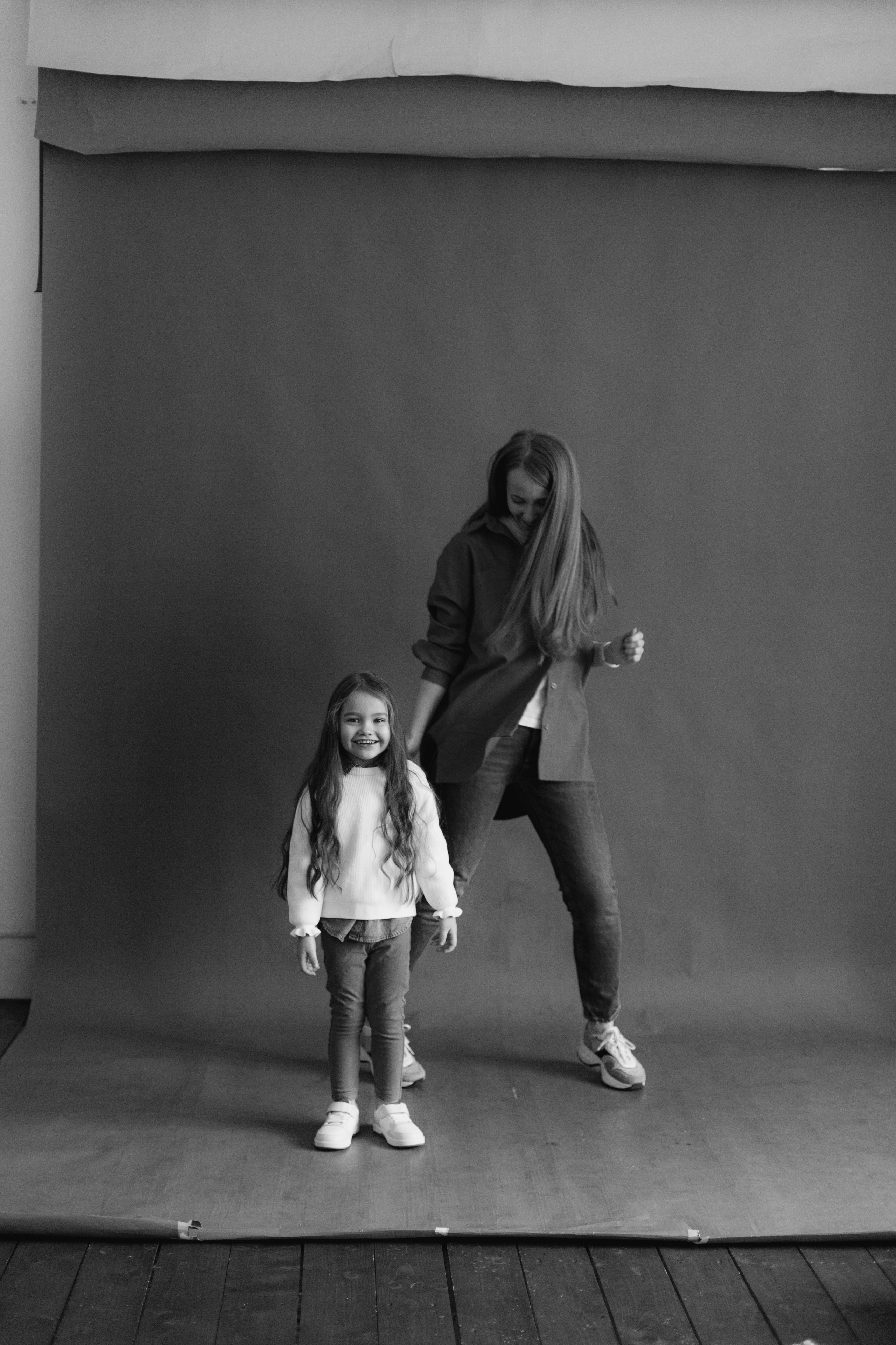 Студийная фотосессия мамы и дочки. Детский и контент фотограф Надя Волкова Санкт-Петербург