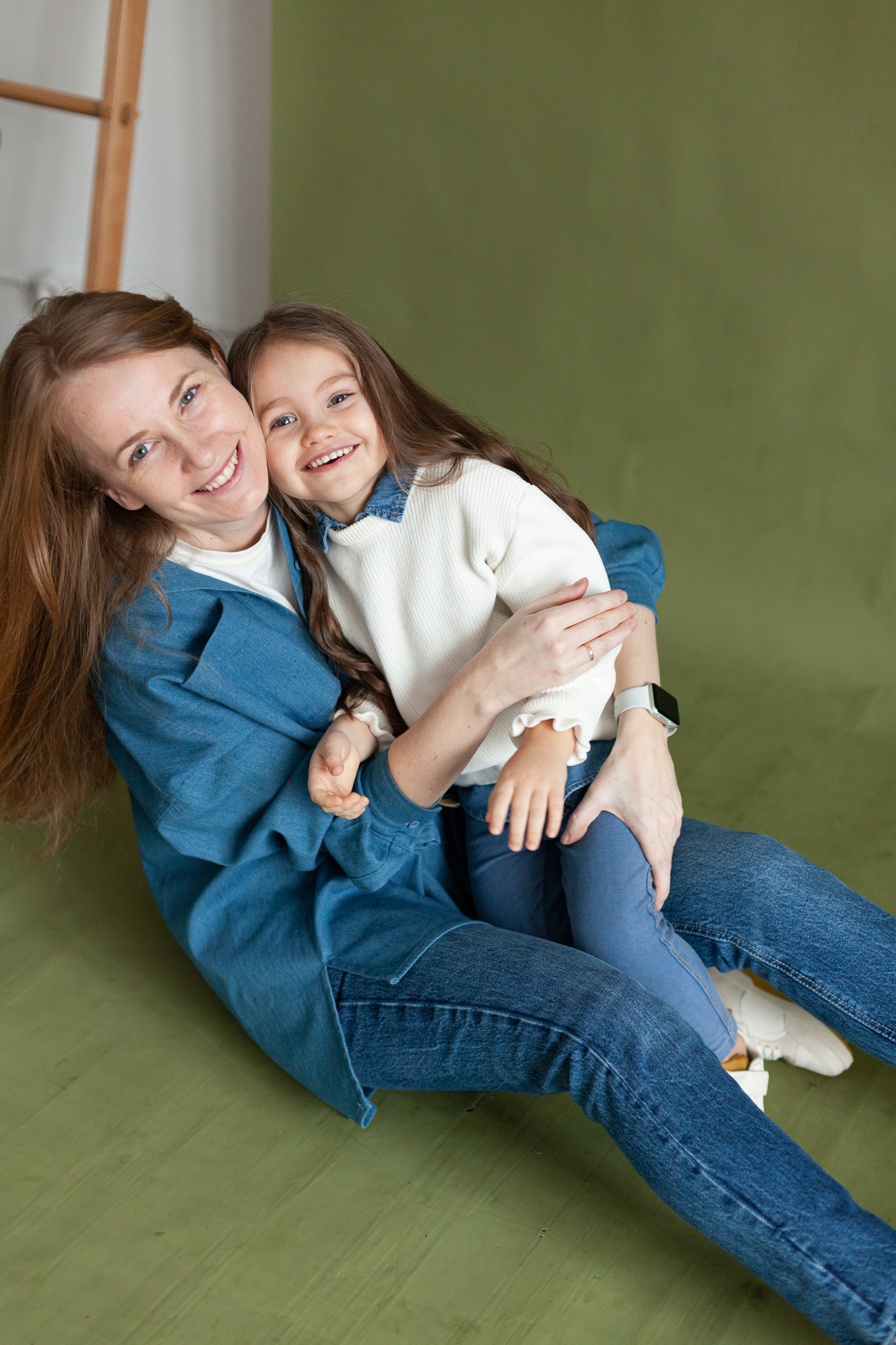 Студийная фотосессия мамы и дочки. Детский и контент фотограф Надя Волкова Санкт-Петербург