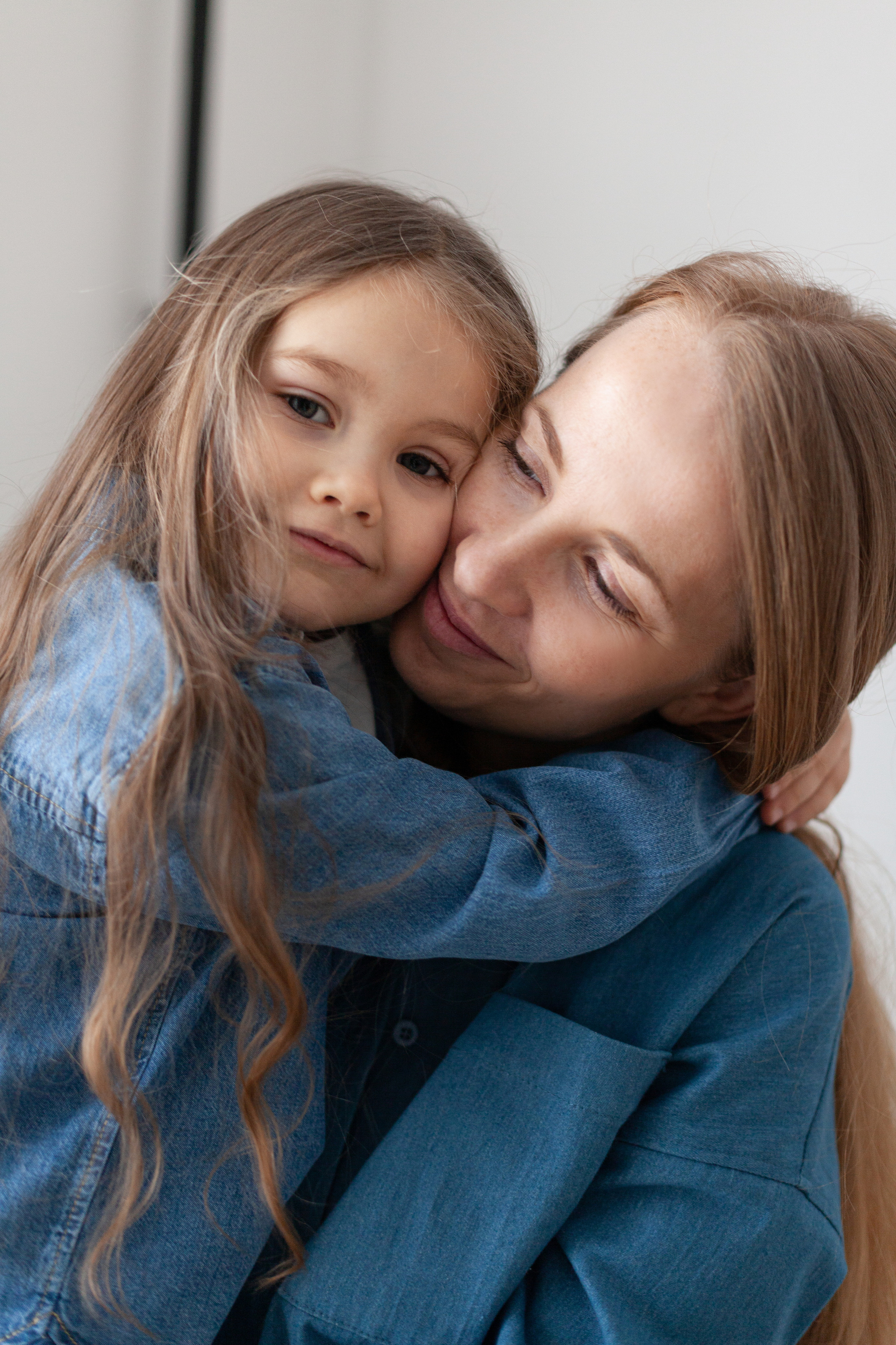 Студийная фотосессия мамы и дочки. Детский и контент фотограф Надя Волкова Санкт-Петербург