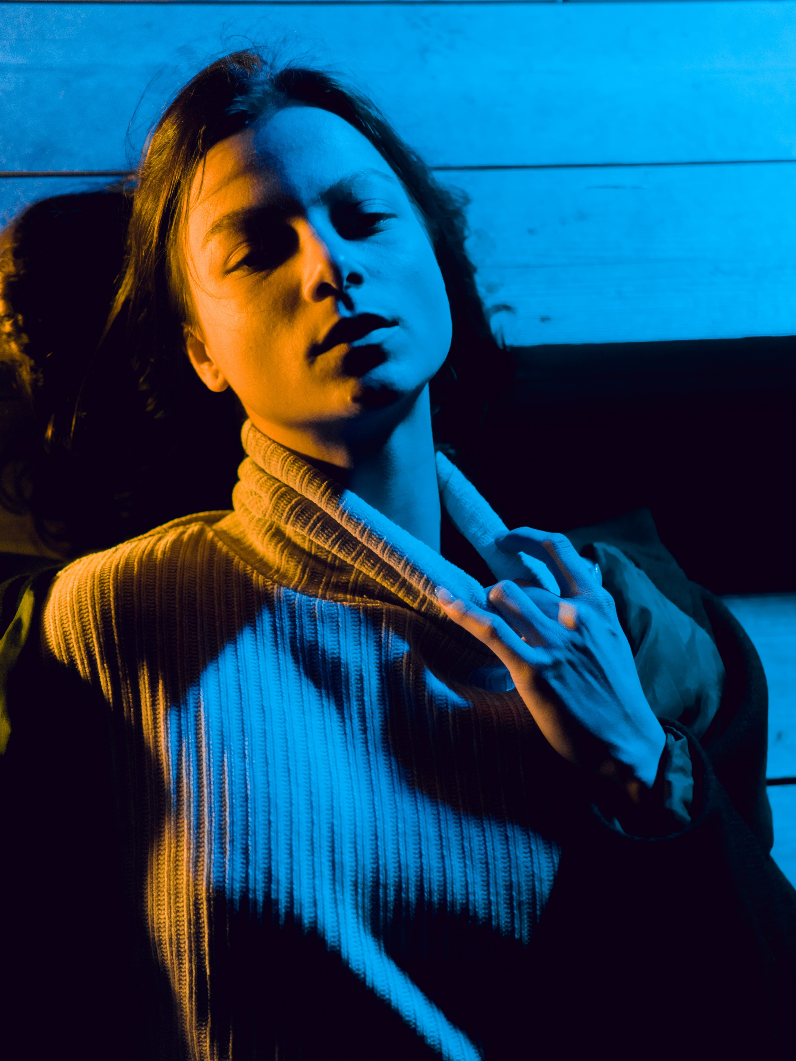 Лера с цветным светом. Главная