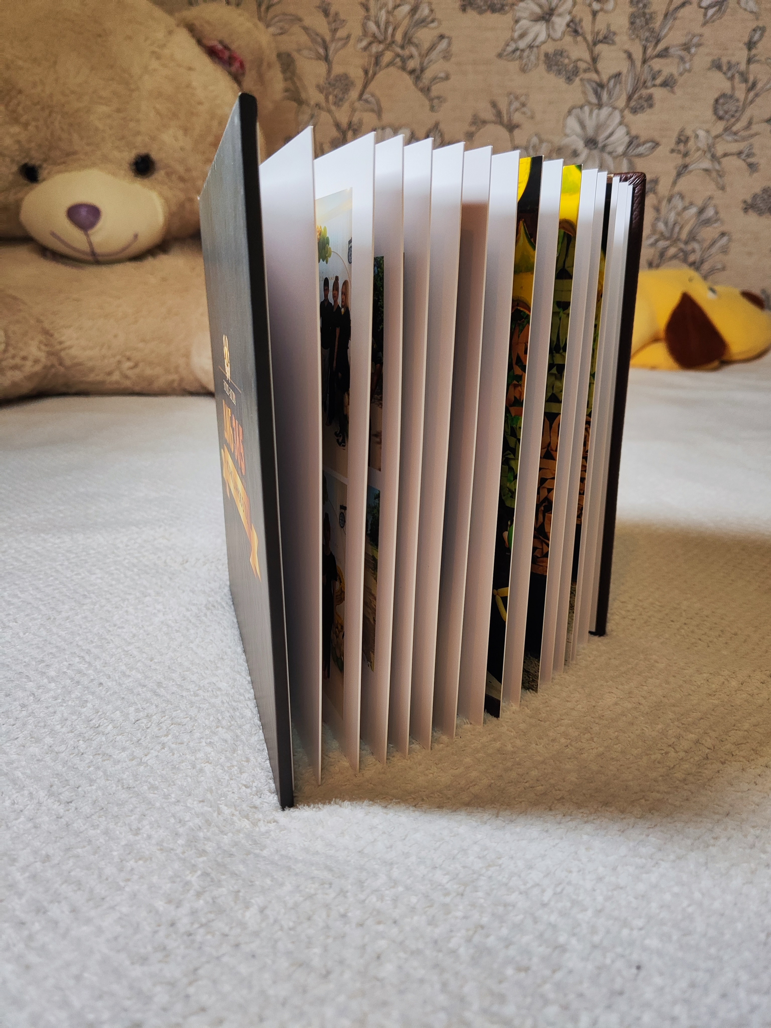 Книга с комбинированной обложкой