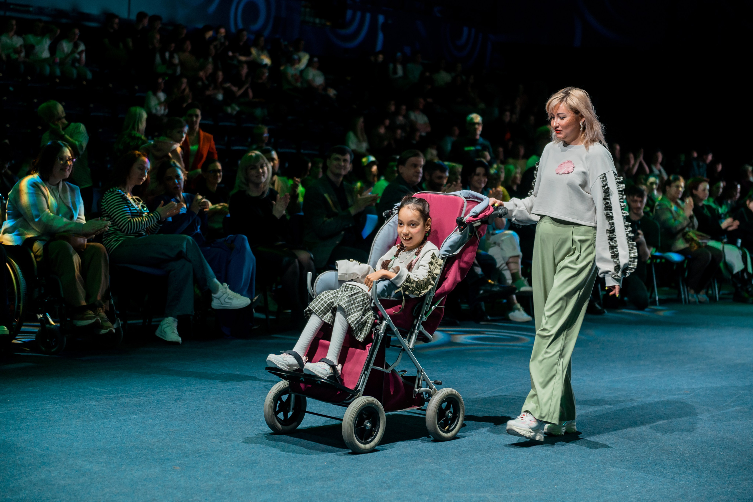 На Крыльях в Ледовом Дворце 2023. Детский фотограф, семейный фотограф и репортажи в Кемерово