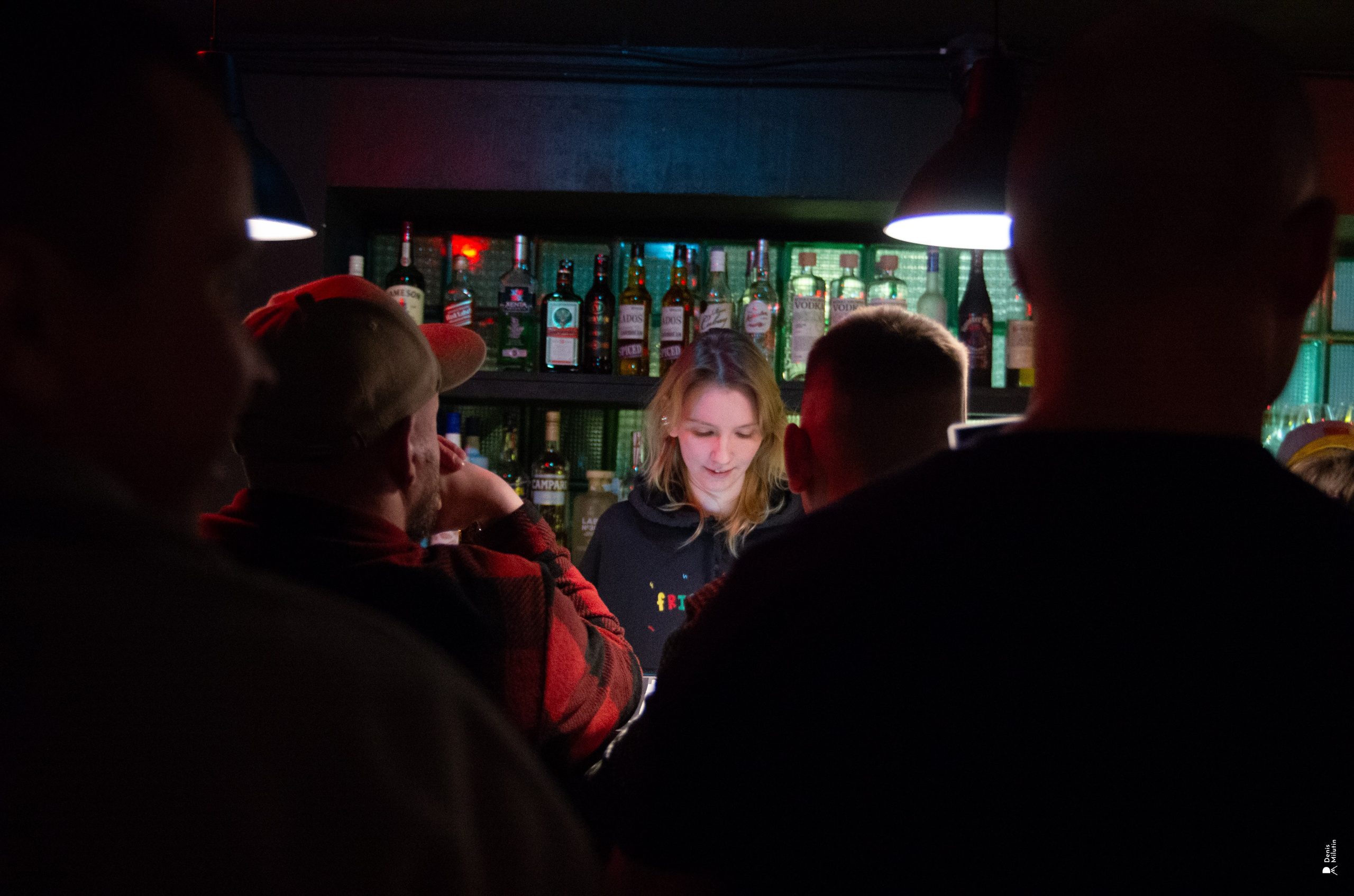 Рядом Ассенизаторы. Портретный фотограф Денис Милютин