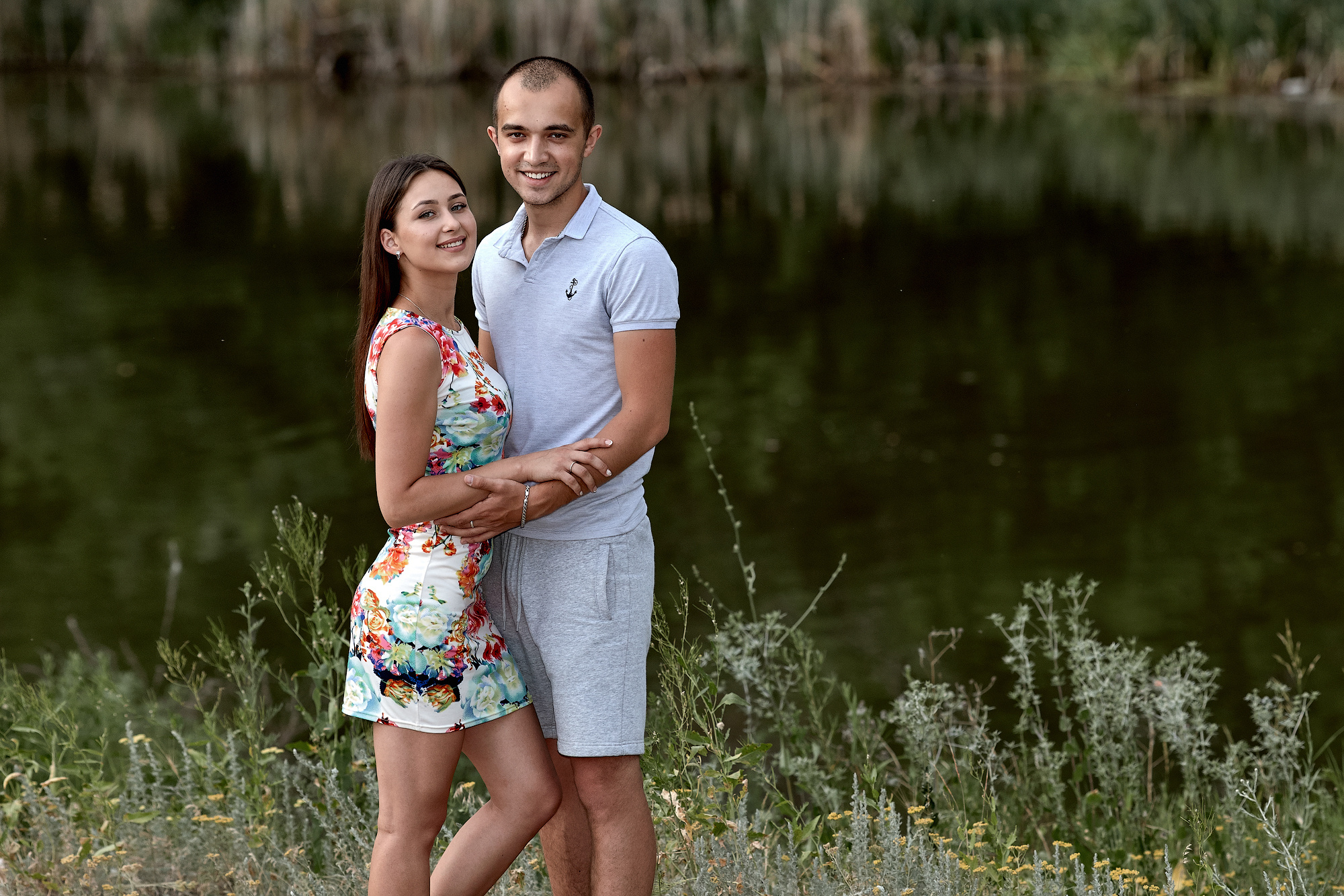 Летняя фотосессия у реки Белая Калитва. Фото видео съёмка в Белой Калитве дуэт Герман и Инна