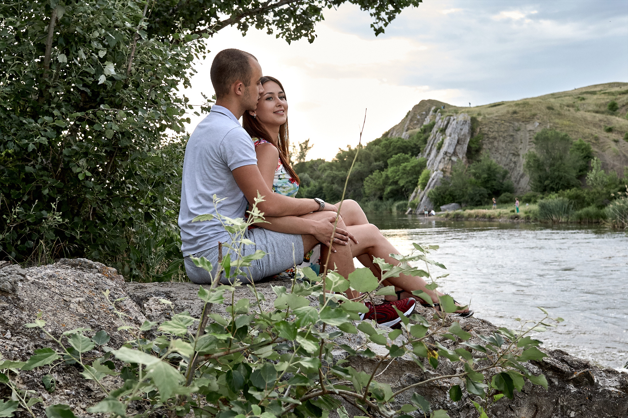 Летняя фотосессия у реки Белая Калитва. Фото видео съёмка в Белой Калитве дуэт Герман и Инна