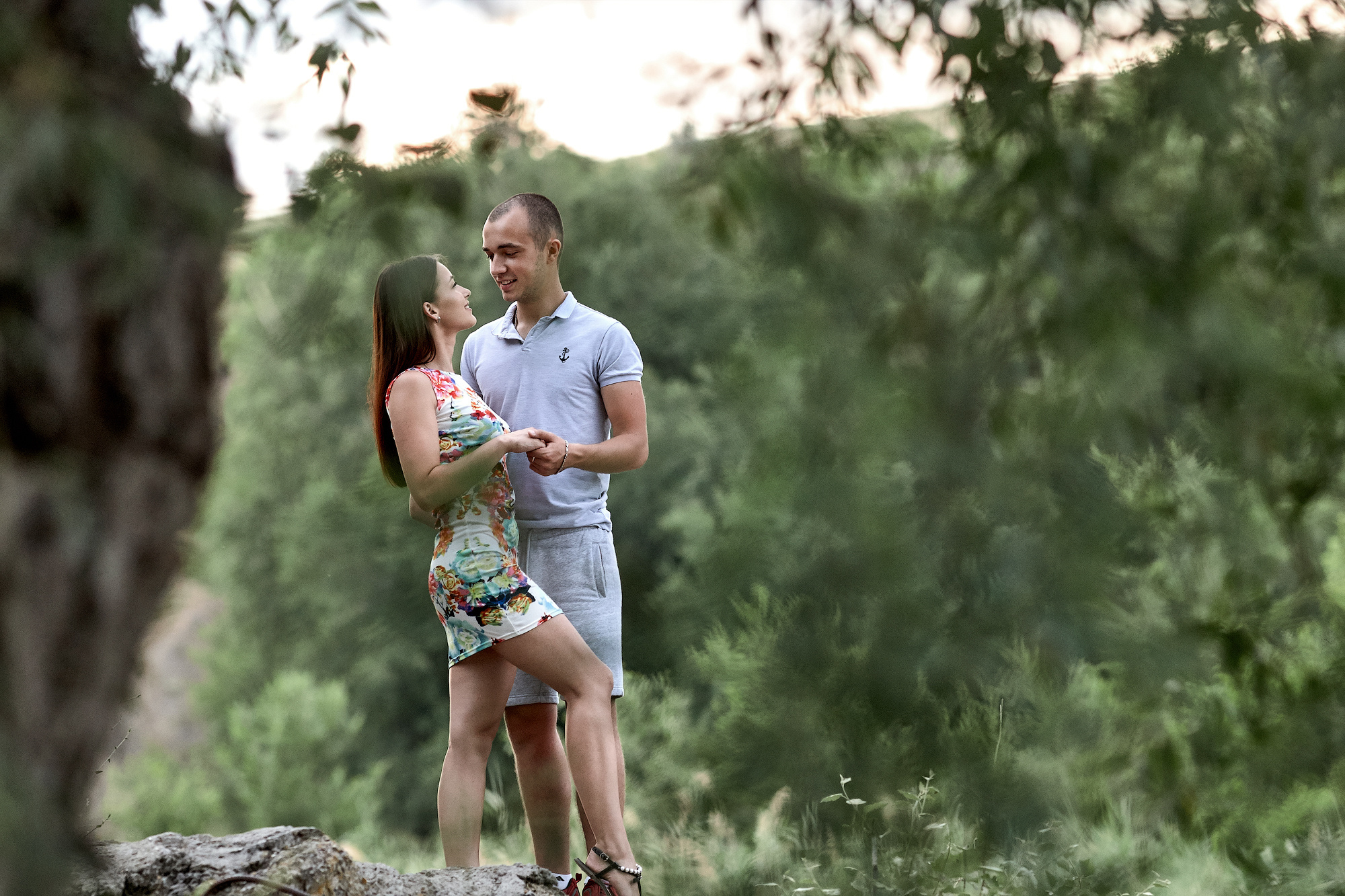 Летняя фотосессия у реки Белая Калитва. Фото видео съёмка в Белой Калитве дуэт Герман и Инна