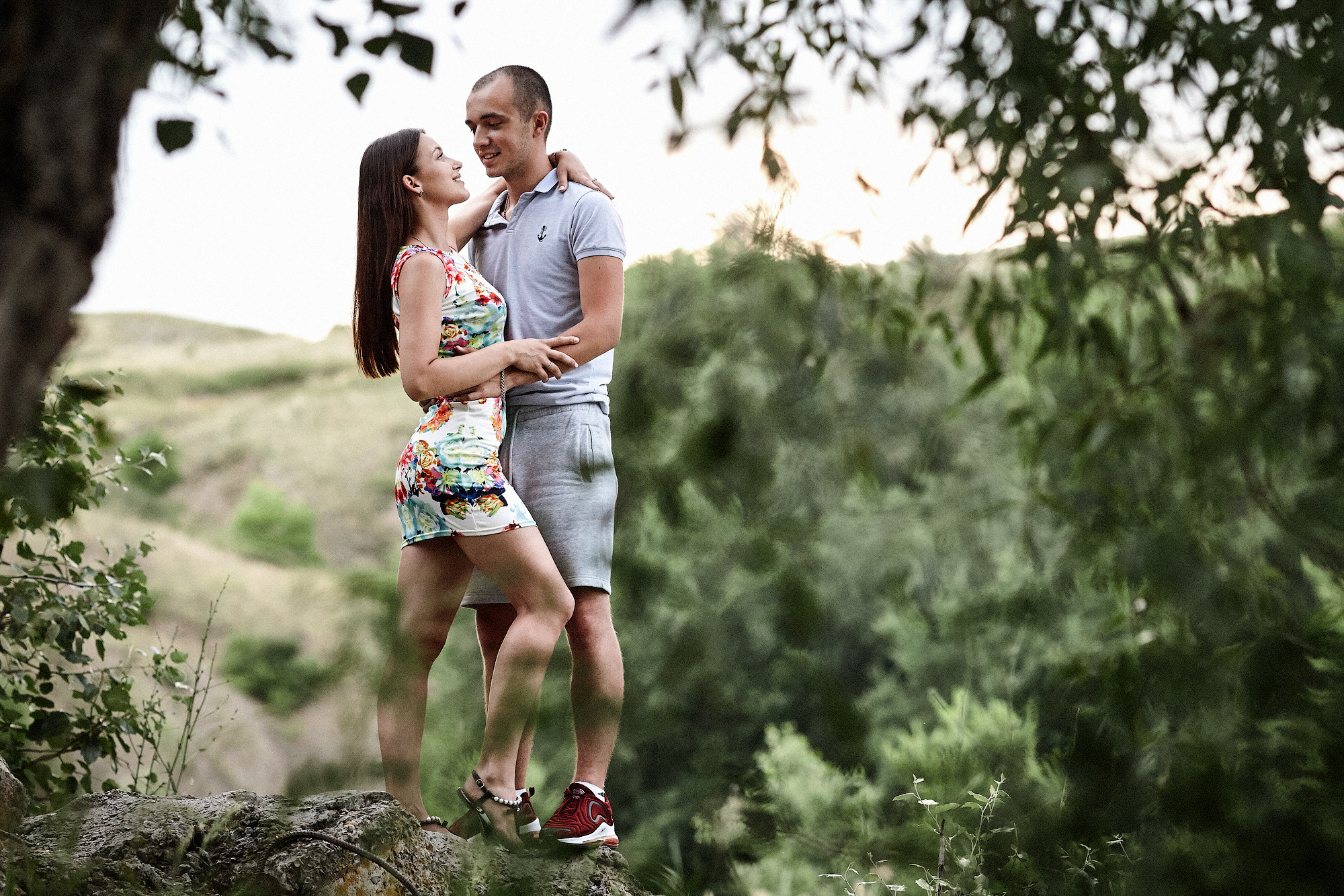 Летняя фотосессия у реки Белая Калитва. Фото видео съёмка в Белой Калитве дуэт Герман и Инна