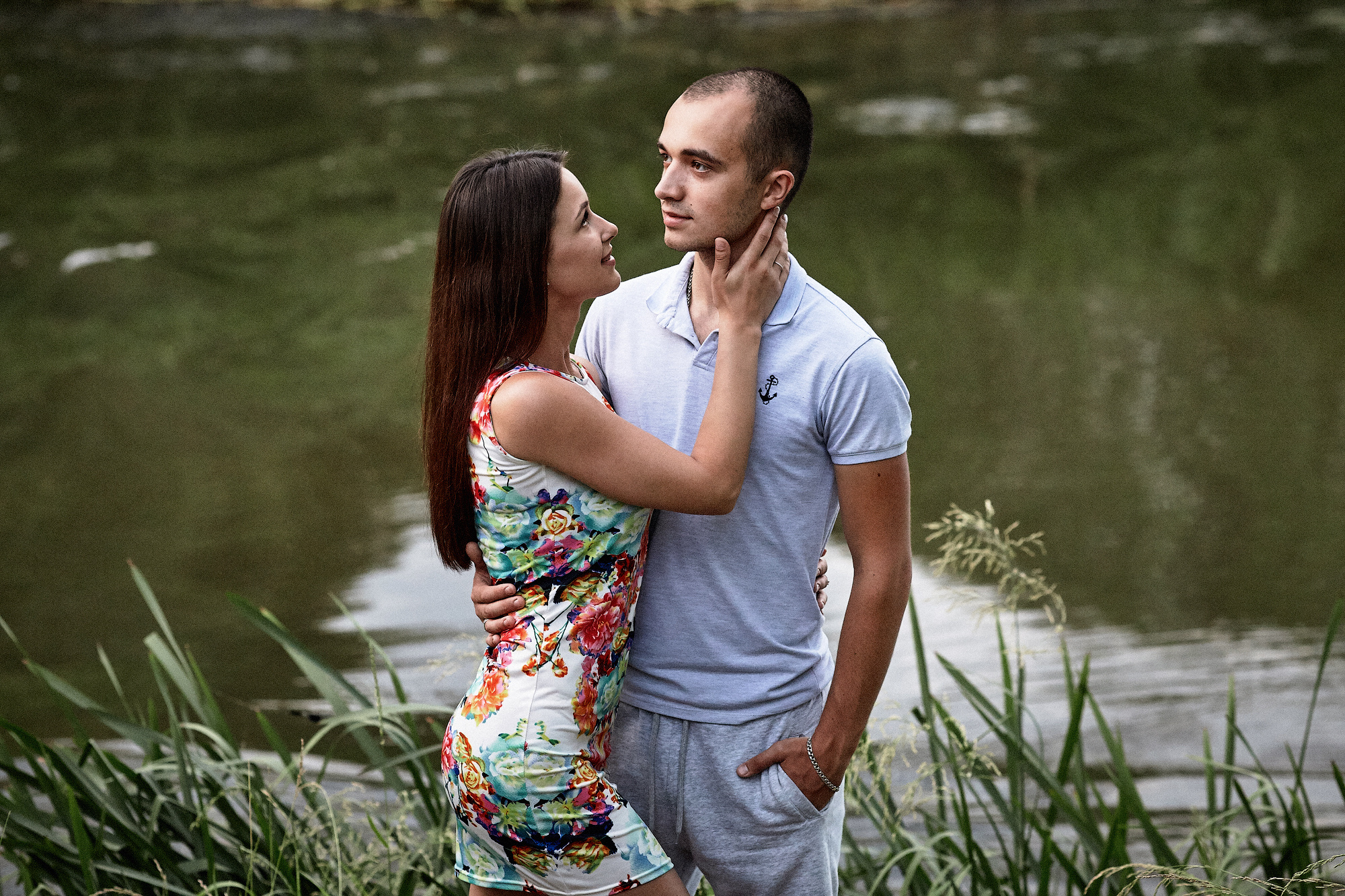 Летняя фотосессия у реки Белая Калитва. Фото видео съёмка в Белой Калитве дуэт Герман и Инна