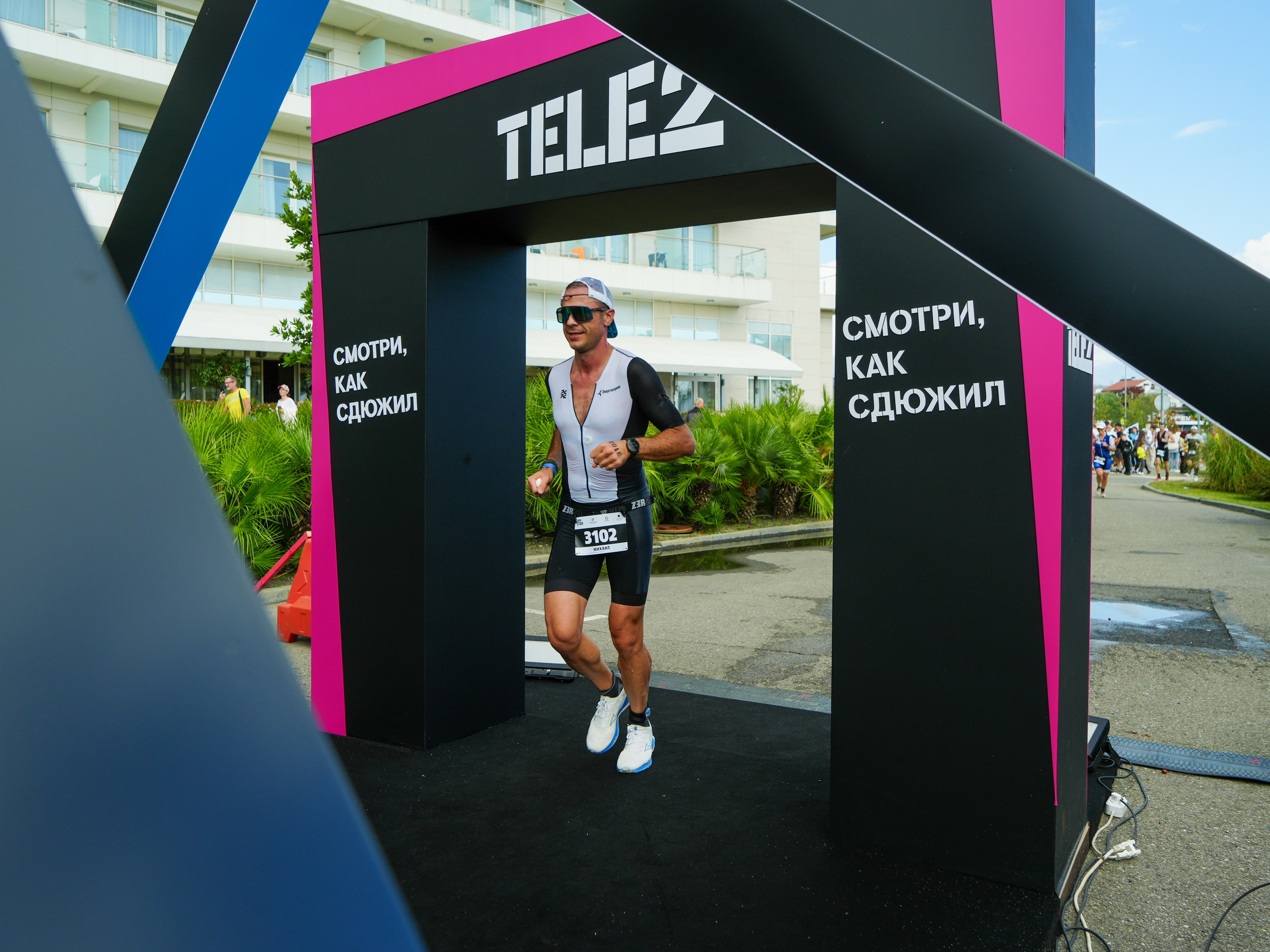 Фотоотчет партнерской интеграции для компании TELE2 на фестивале Ironstar. Репортажный фотограф в Красной Поляне и Сочи Павлюченко Екатерина