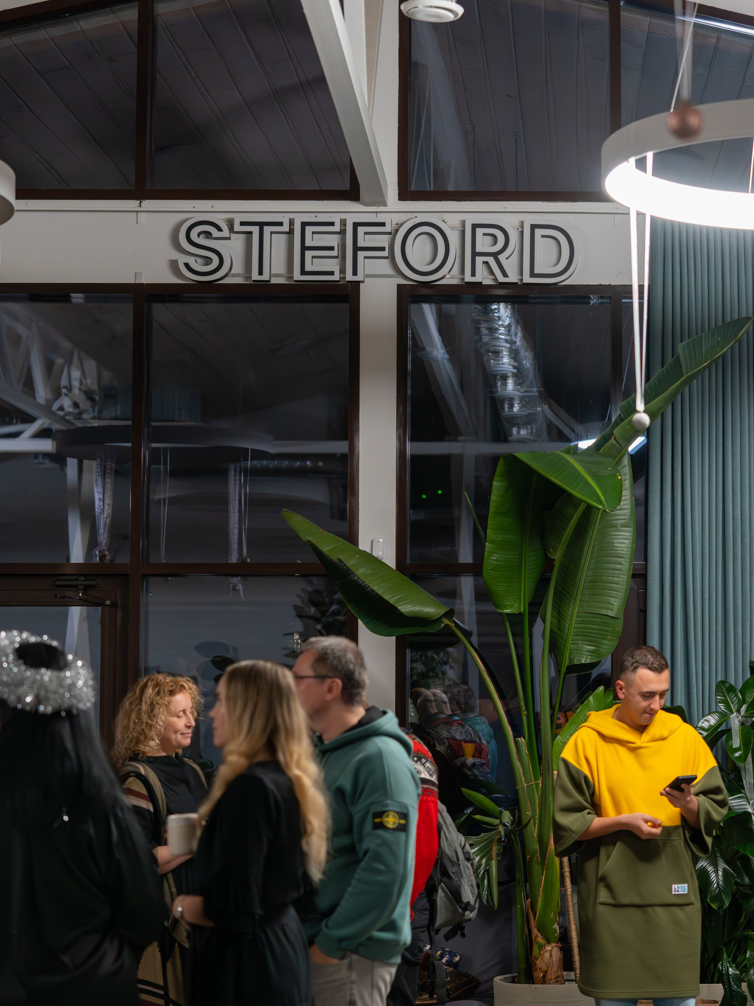 Предновогодняя встреча в пространстве Steford Hub. Репортажный фотограф в Красной Поляне и Сочи Павлюченко Екатерина