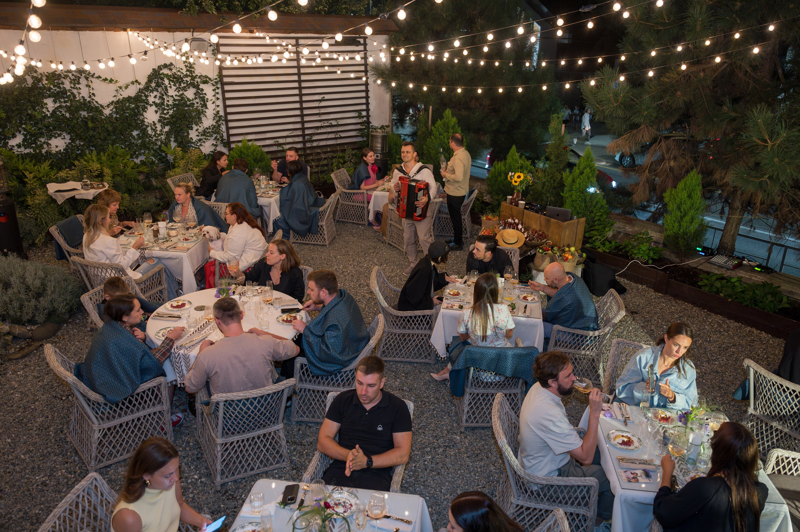 Гастрономический ужин в ресторане Co-Co Chalet. Репортажный фотограф в Красной Поляне и Сочи Павлюченко Екатерина