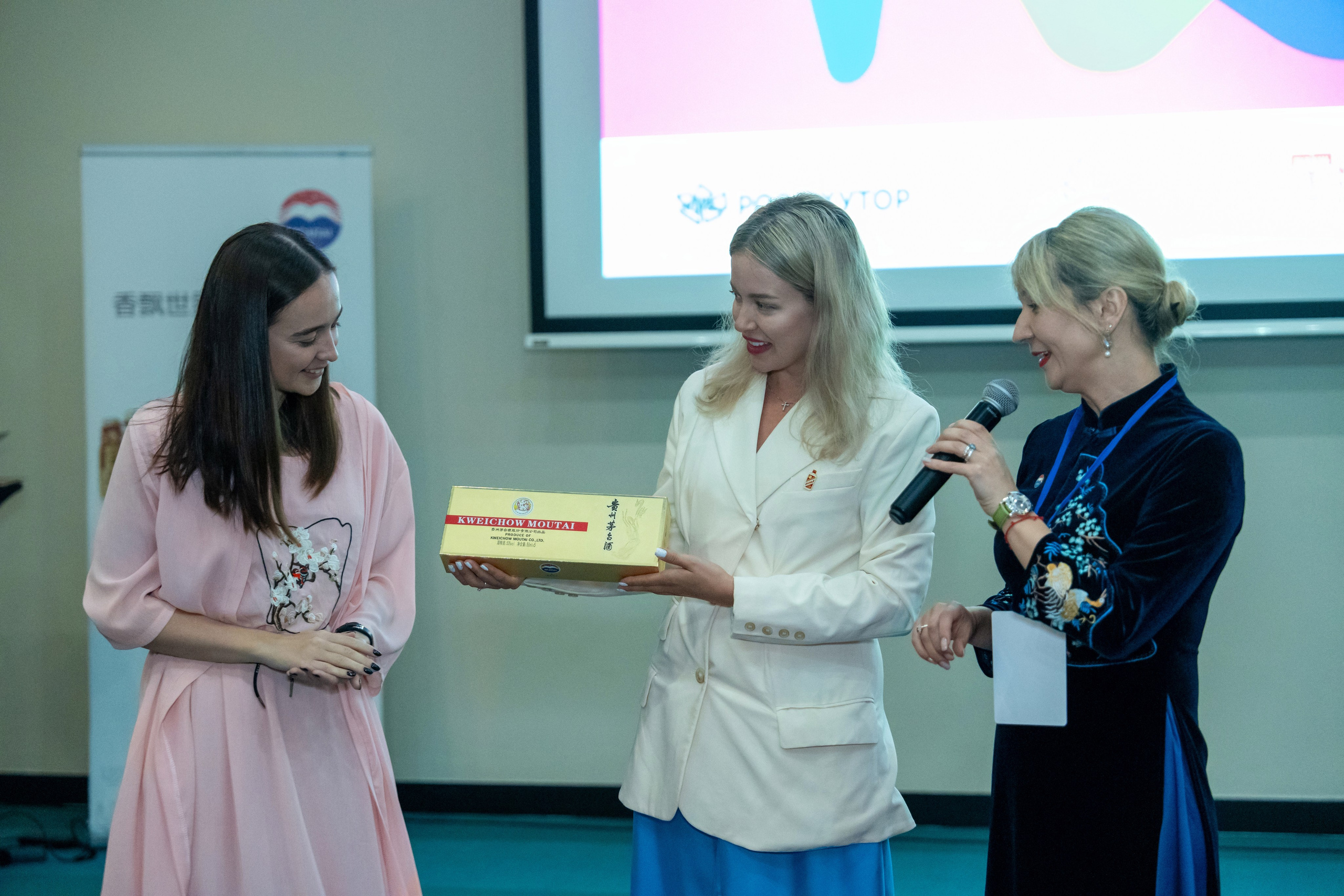 ChinaRosaFest 2024. Репортажный фотограф в Красной Поляне и Сочи Павлюченко Екатерина