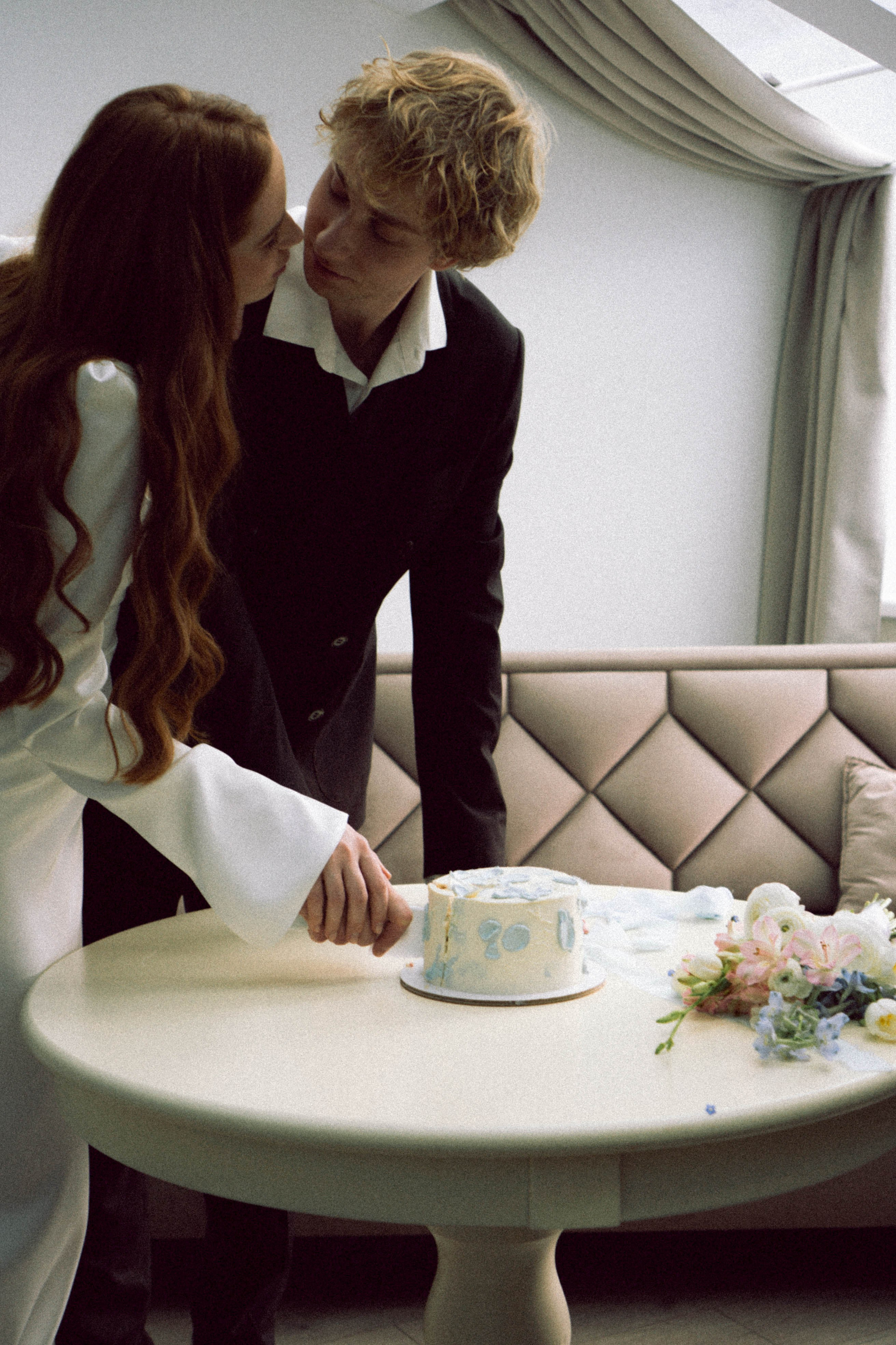 СВАДЕБНАЯ СЬЕМКА В ОТЕЛЕ. СБОРЫ ЖЕНИХА И НЕВЕСТЫ И ТАКЖЕ ТОР И ПОДГОТОВКА К ПРОГУЛКЕ. Профессиональный фотограф, Санкт-Петербург — Виктория Богомолова