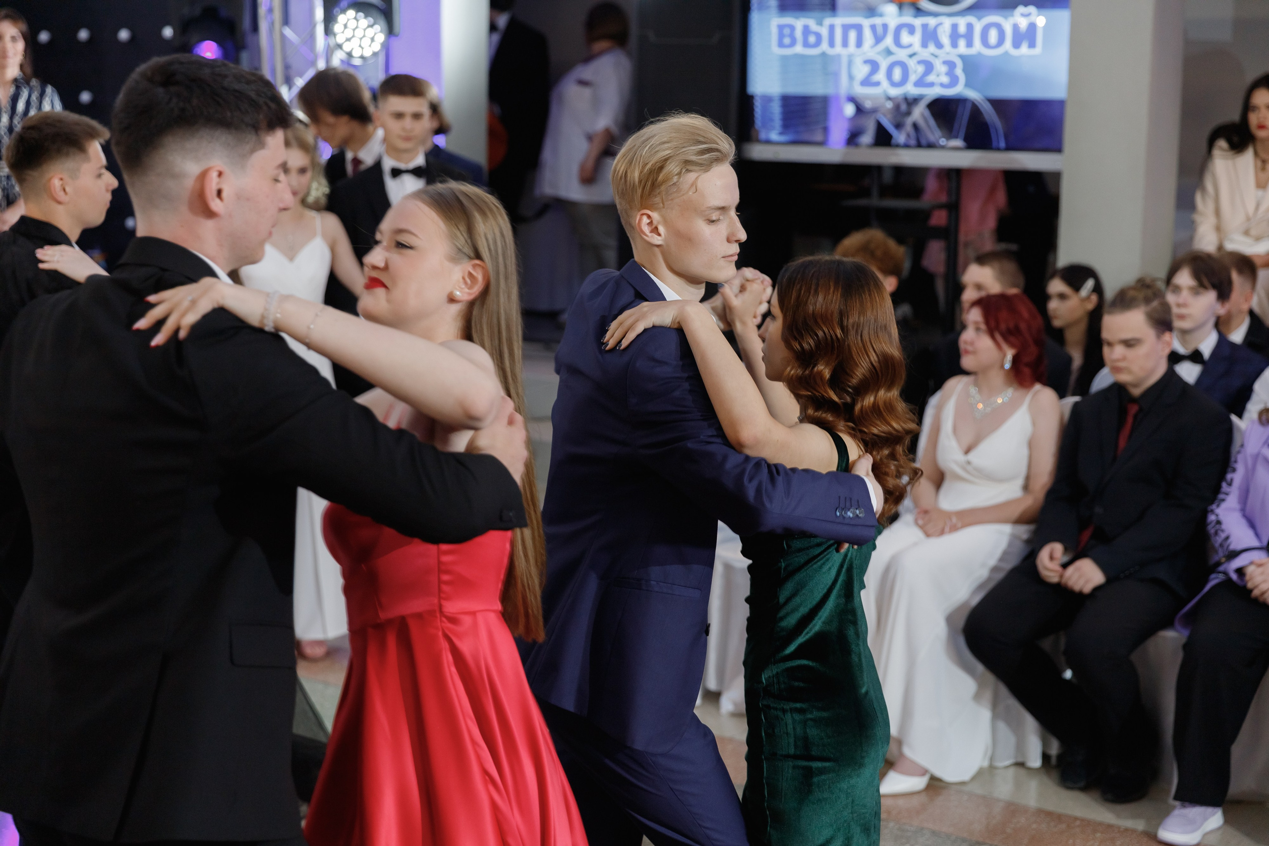 Школьный выпускной 2023 год в Минске. Свадебный фотограф в Минске/Беларуси Сергей Спиридонов