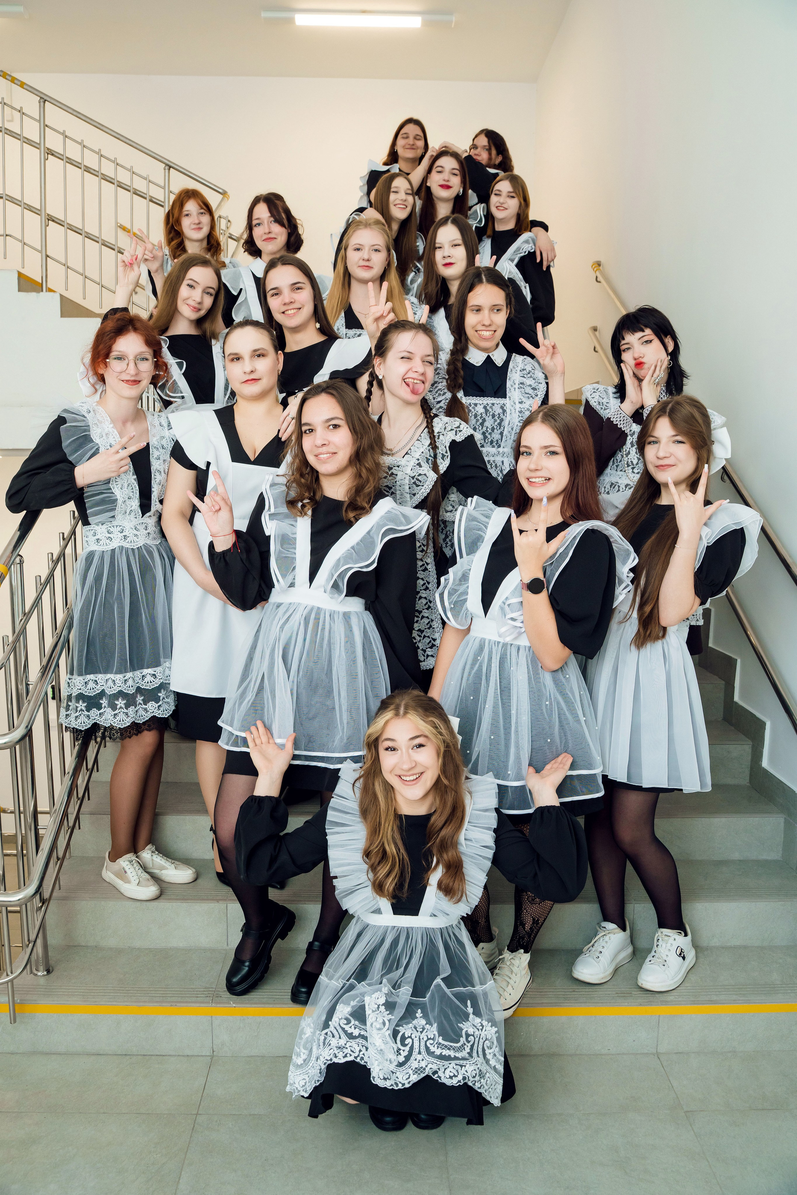 ФОТО СТАРШАЯ ШКОЛА. Выпускные альбомы ДНР, Донецк