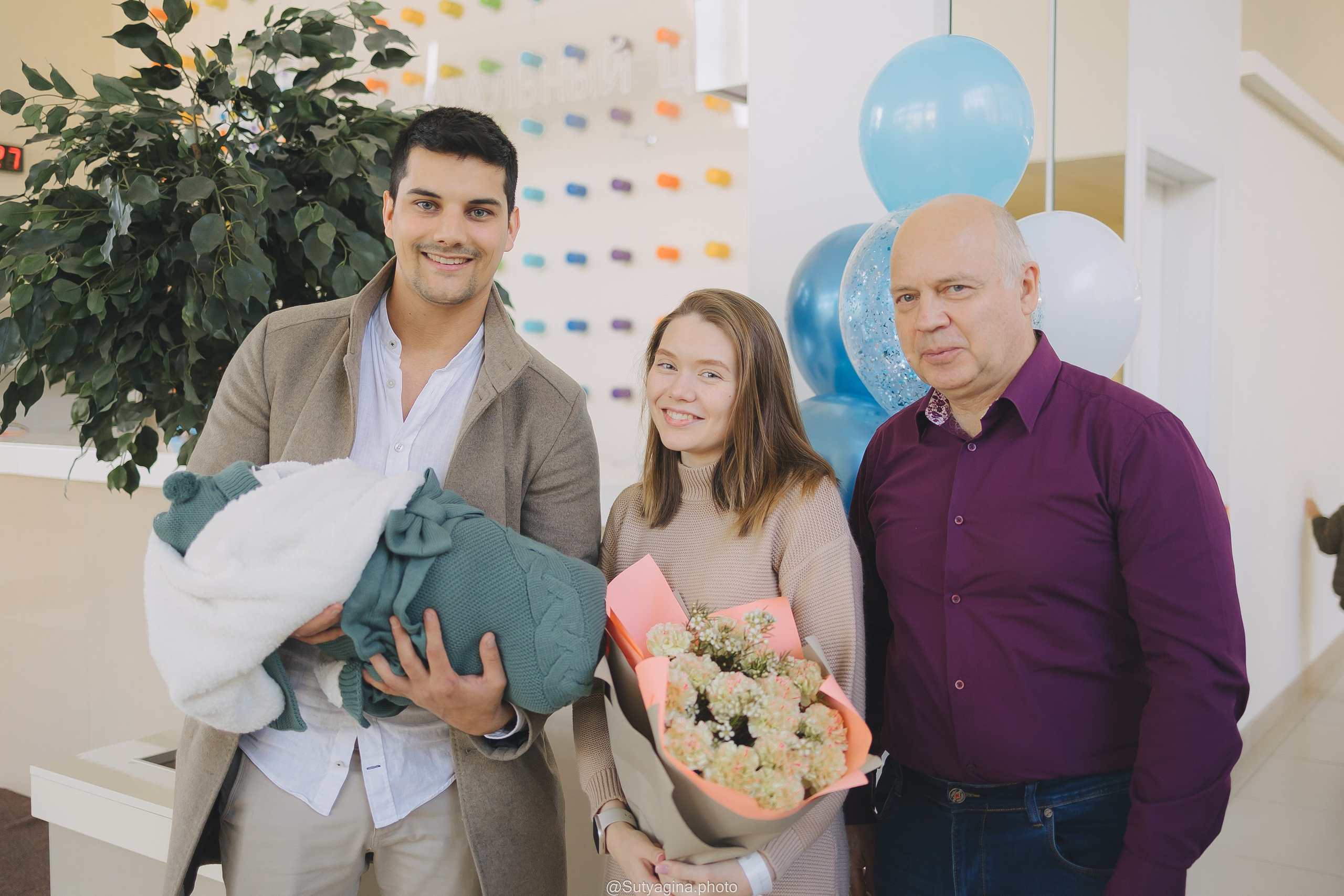 Выписка из роддома. Свадебный и женский фотограф