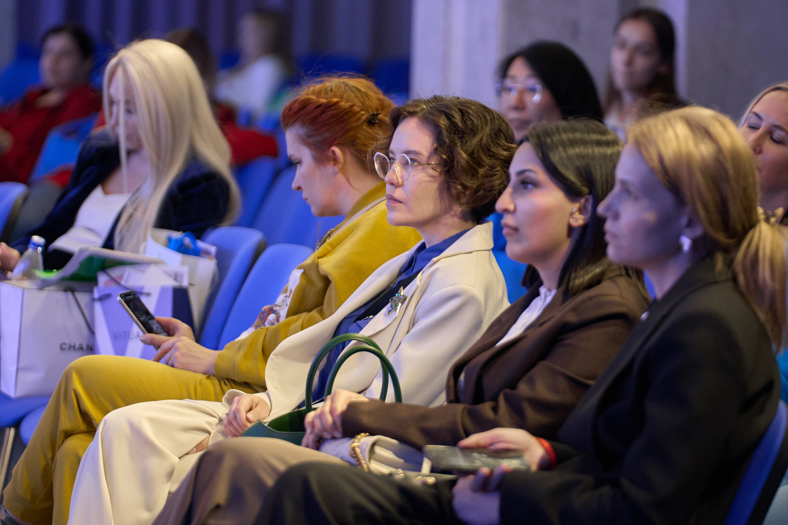 СЛУШАТЕЛИ. PRO-AGELESS