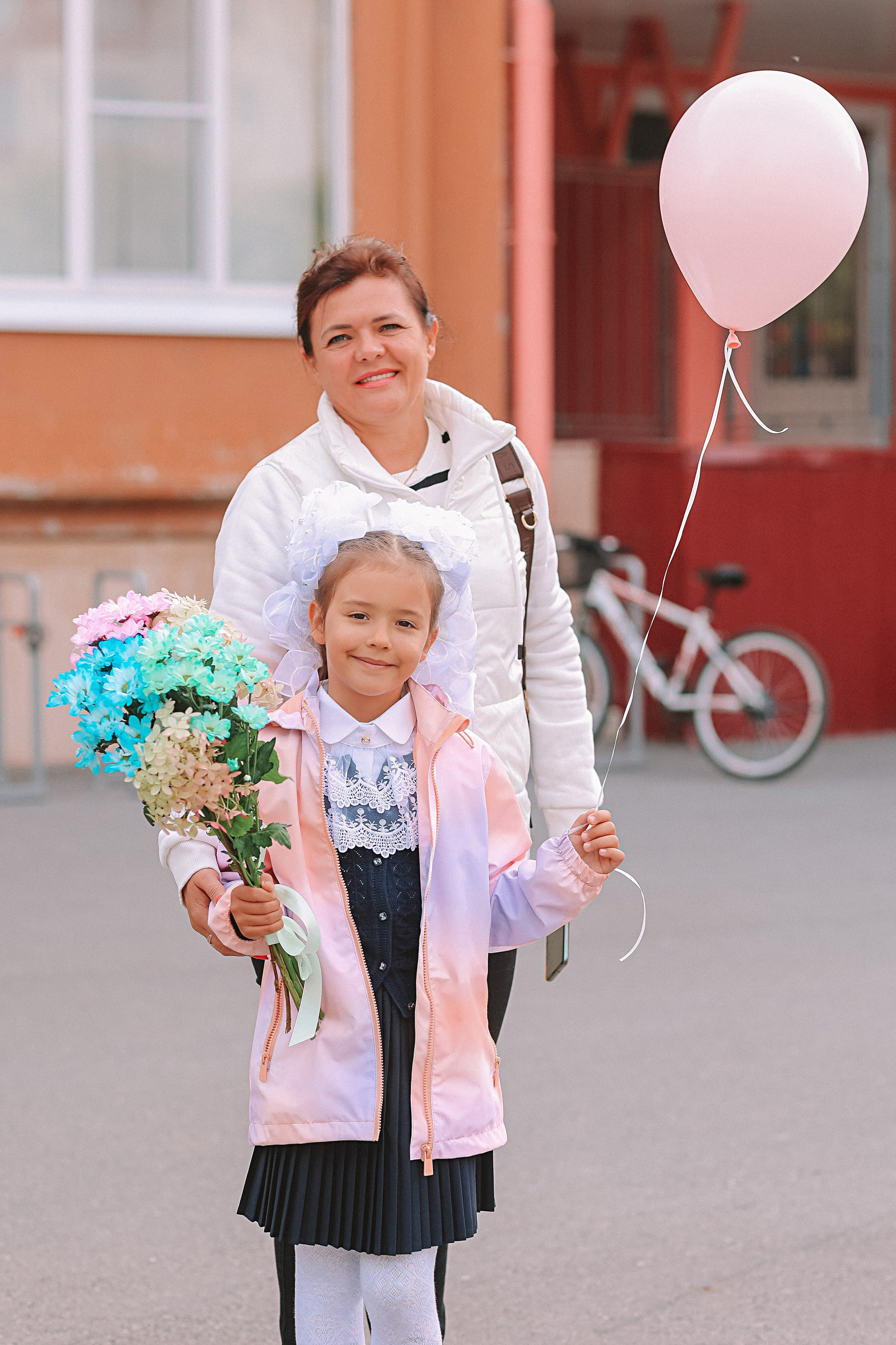 1 сентября линейка+кл час+портреты. Семейный фотограф Тюмень, фотограф на роды Салмина Мария