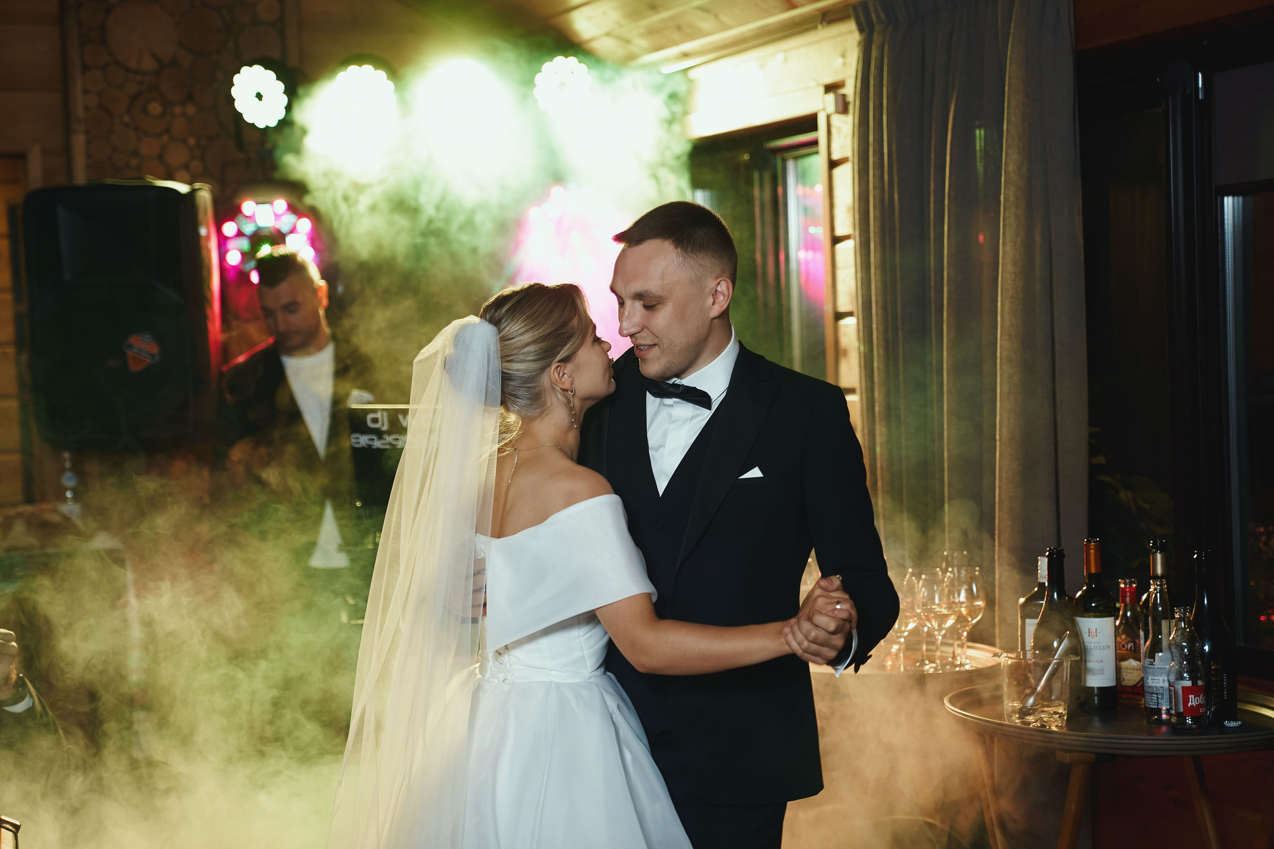 Свадьба Николая и Ирины в Золотом сазане, большая беседка