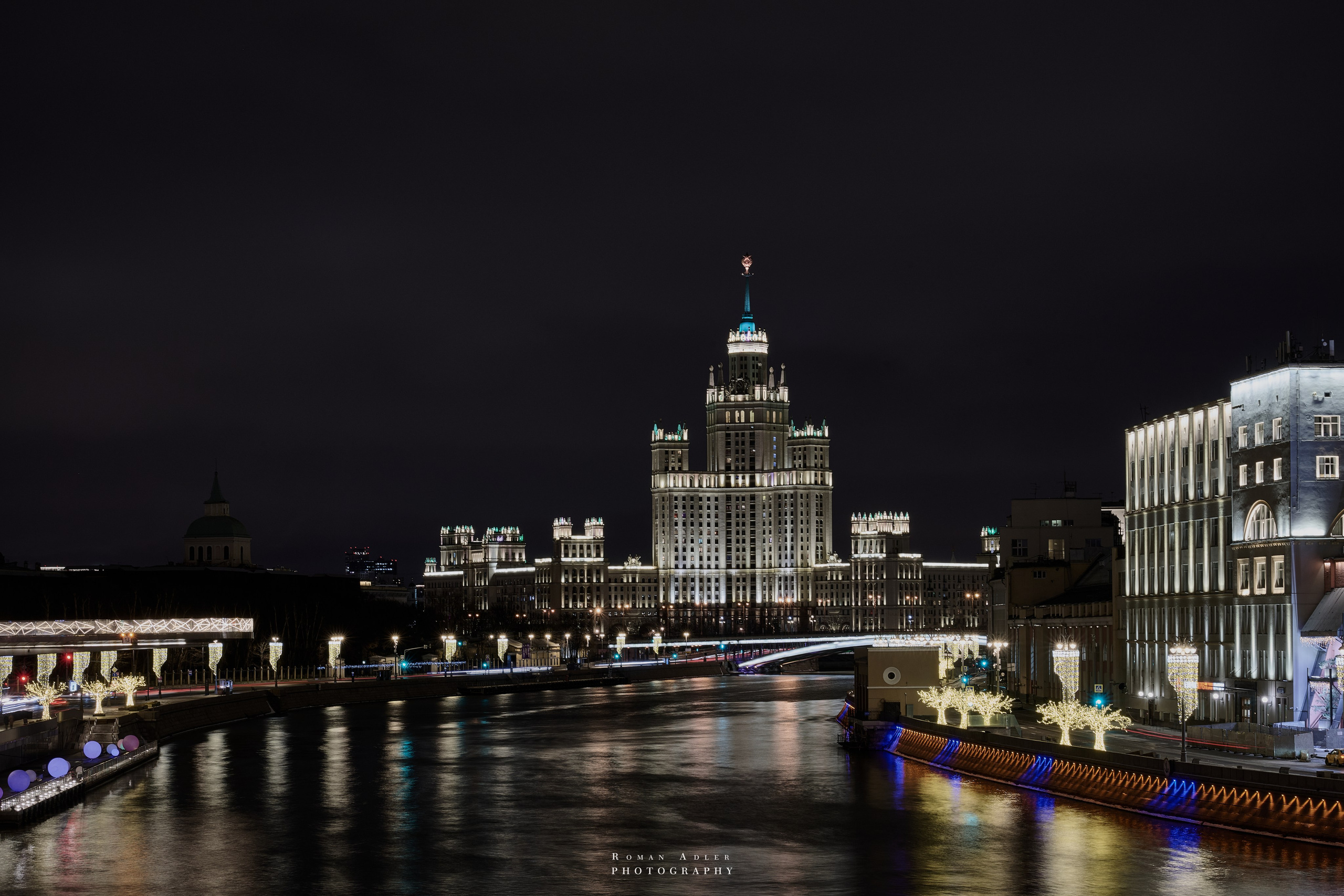 Новогодняя ночная Москва 2025. Фотограф Роман Адлер