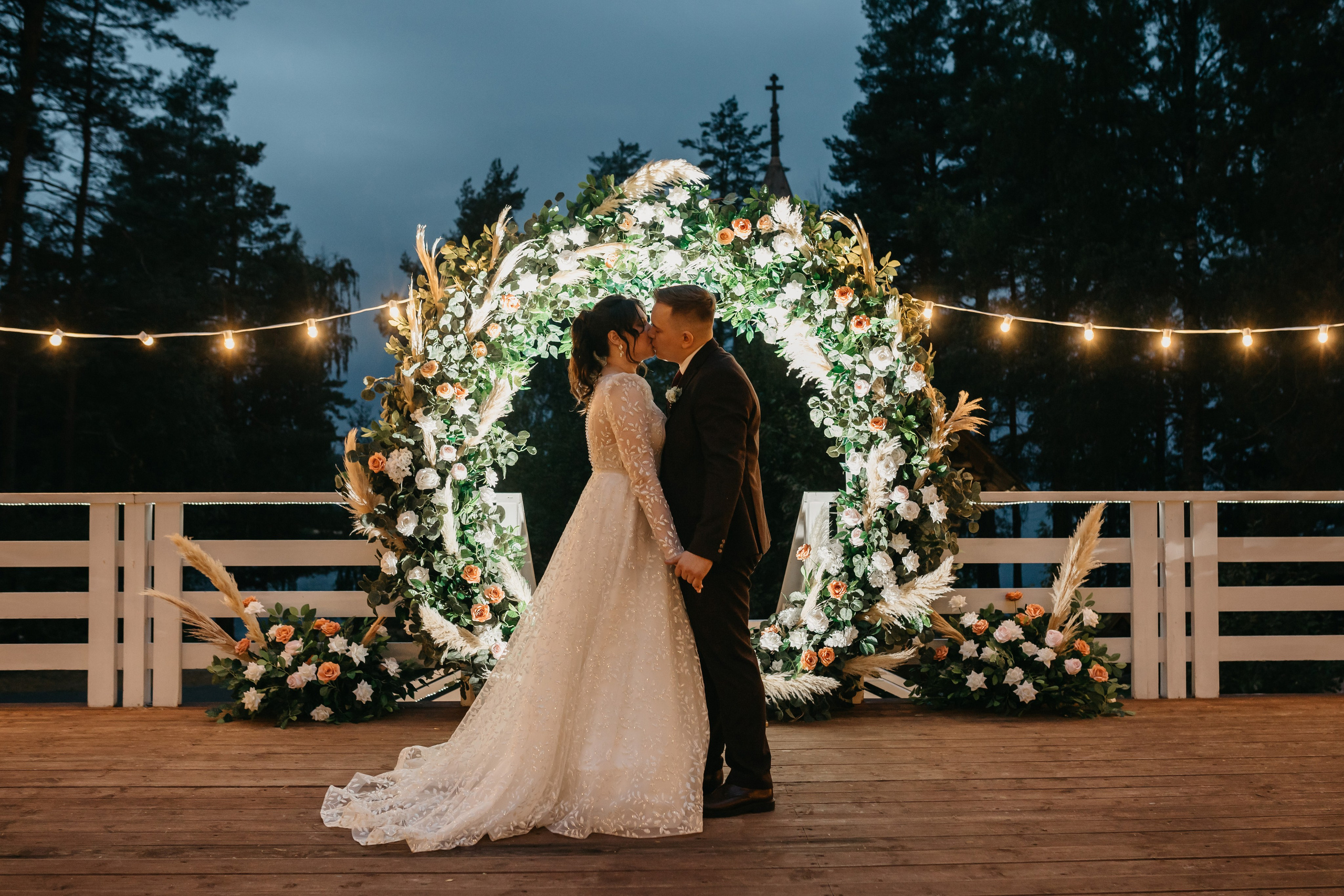 Свадебная фотосессия на природе. Свадебный фотограф в Санкт-Петербурге Игорь Бабенко