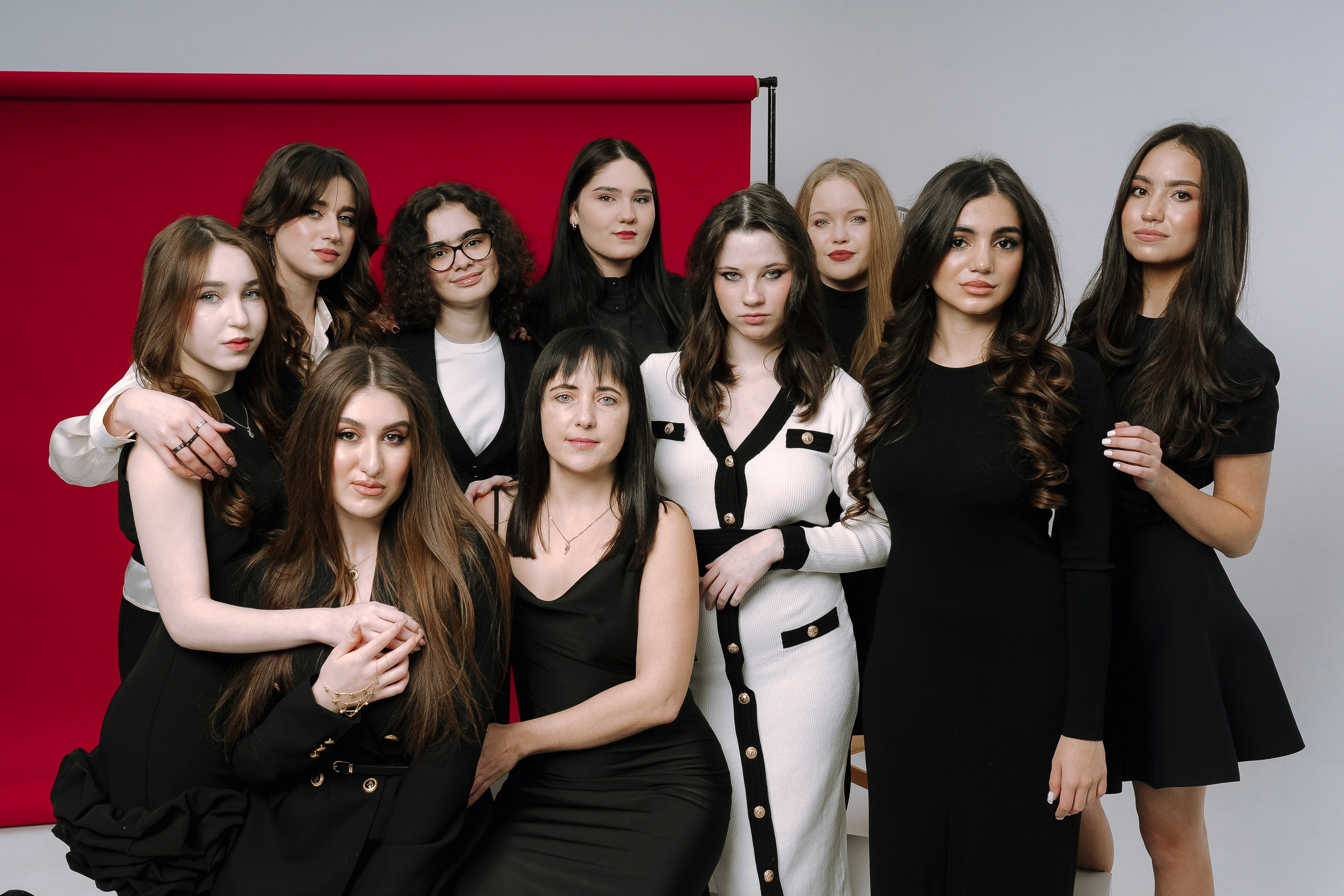 Альбом Красный- старшая школа. Выпускные альбомы Натальи Бутко: Новороссийск, Анапа, Геленджик